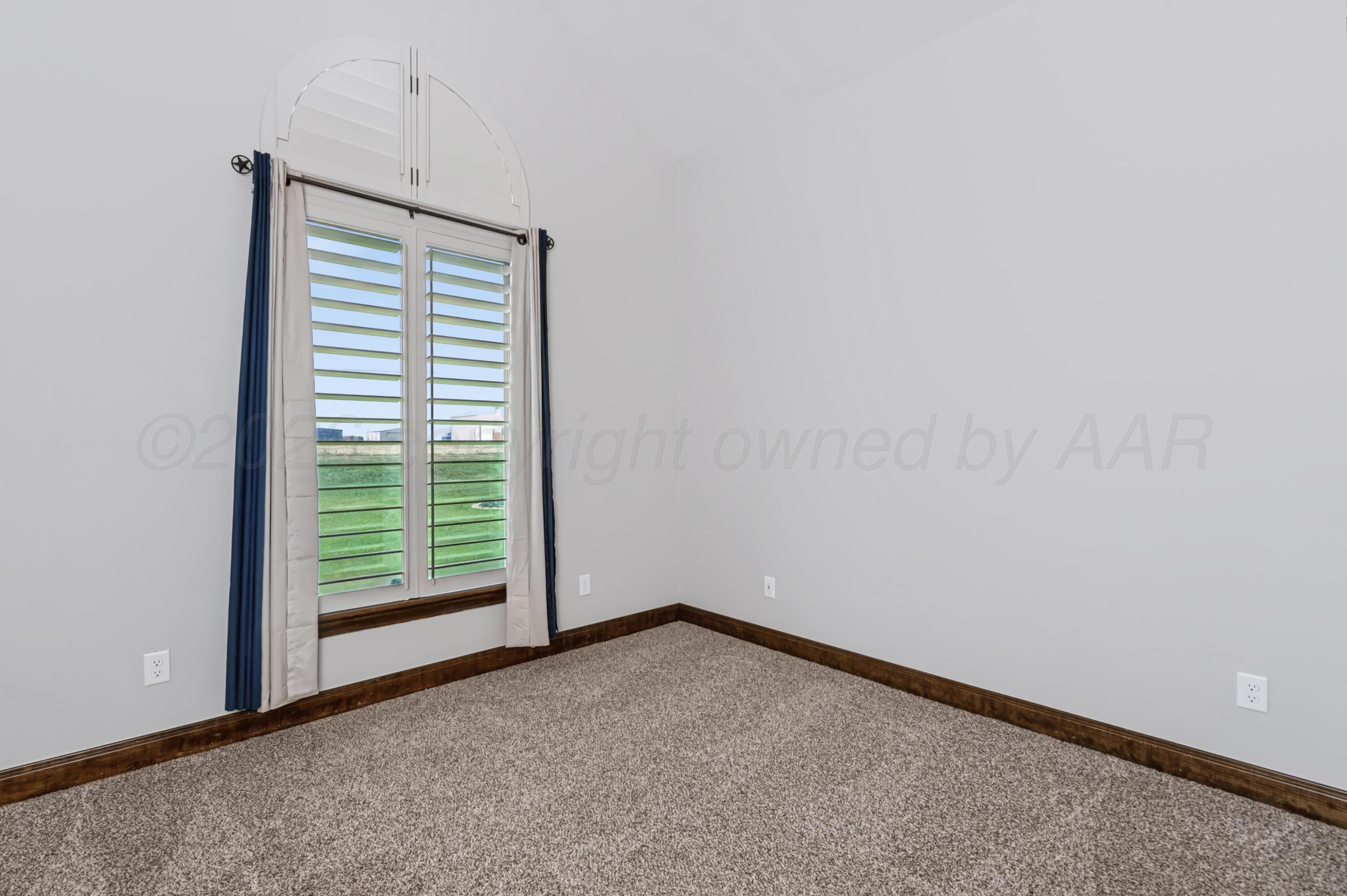 12951 Wandering Road Property Photo 15