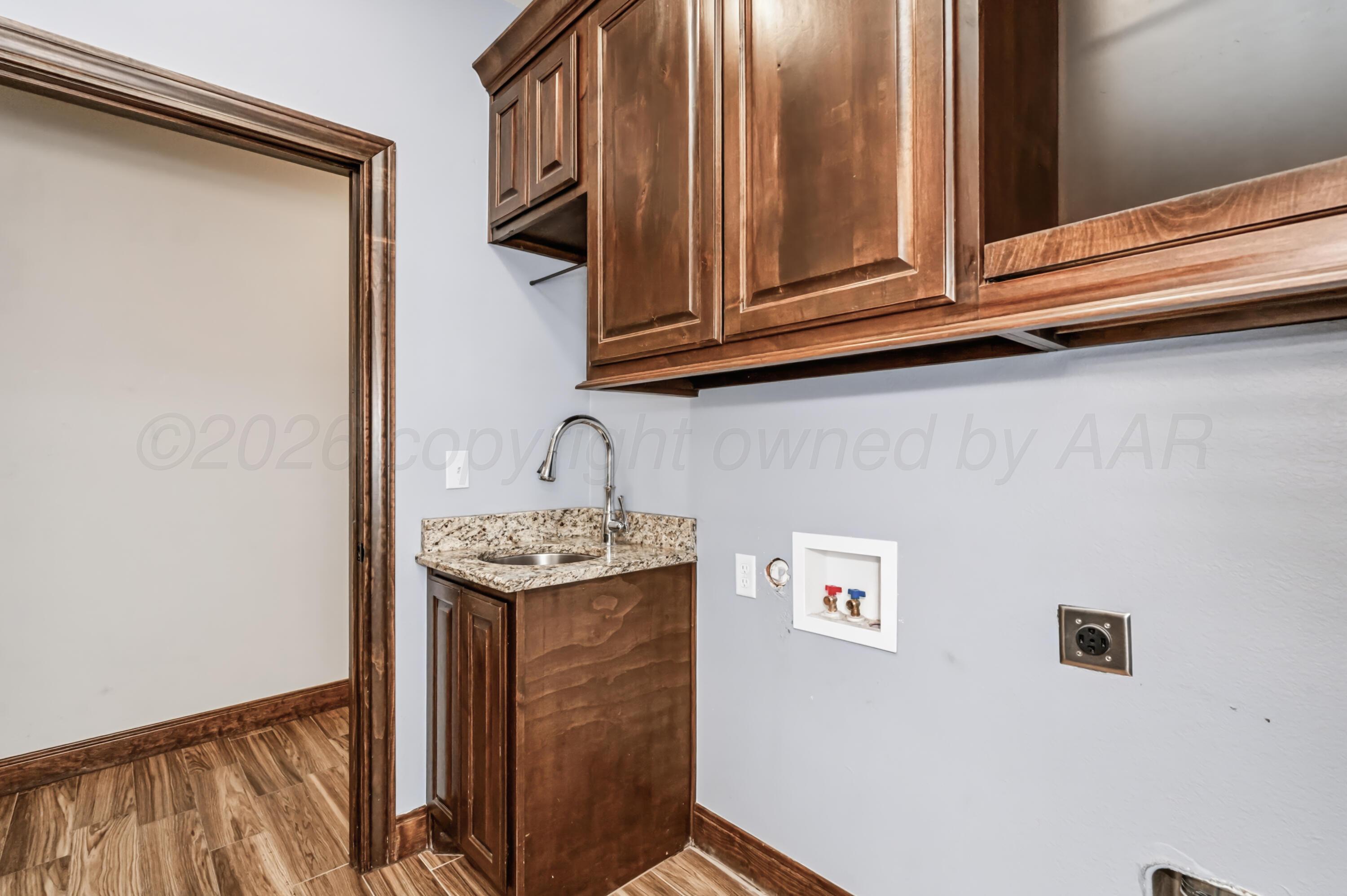 12951 Wandering Road Property Photo 19