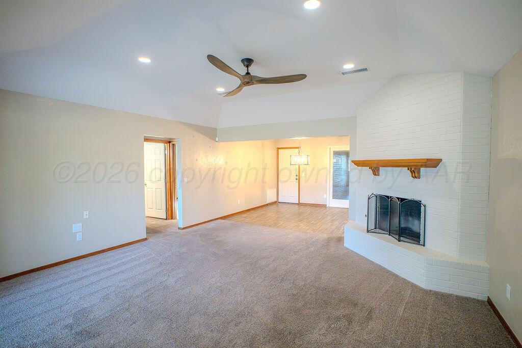 6605 Deer Park Drive Property Photo 2