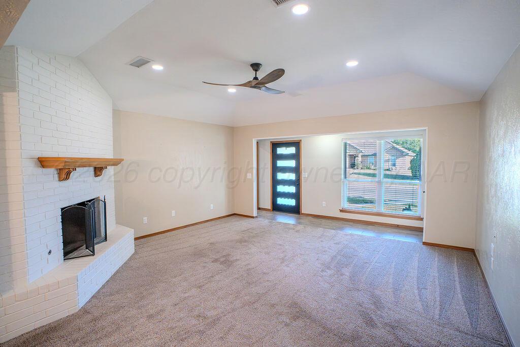 6605 Deer Park Drive Property Photo 3