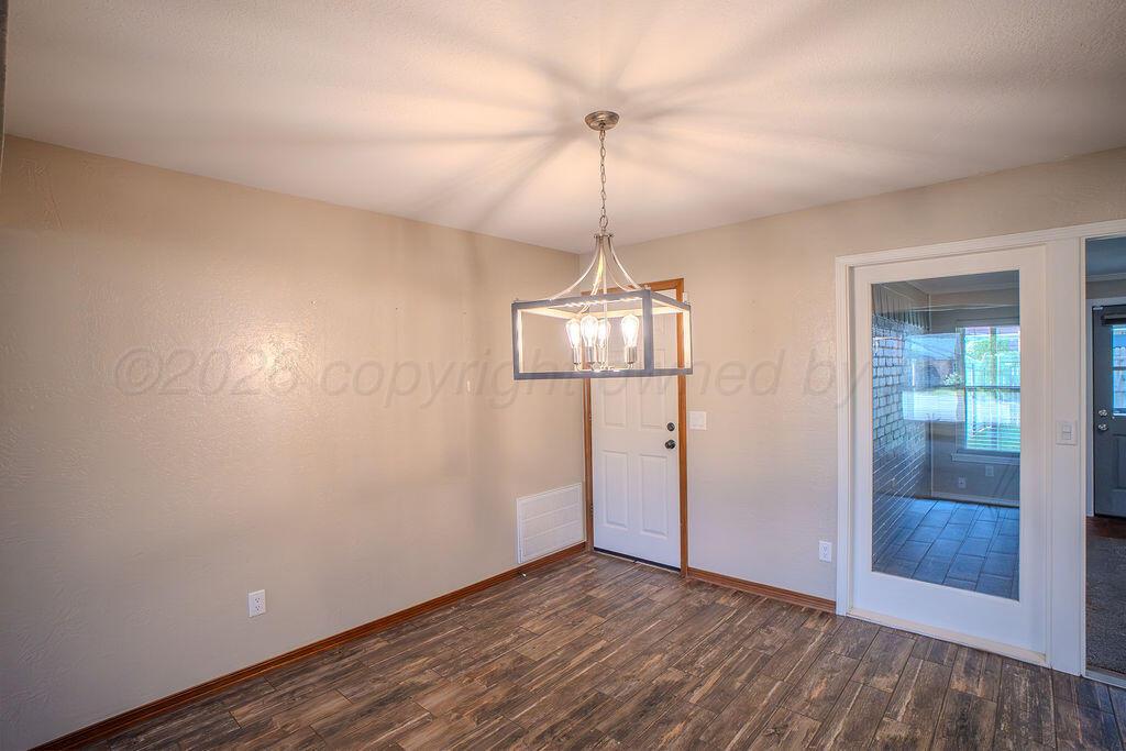 6605 Deer Park Drive Property Photo 13