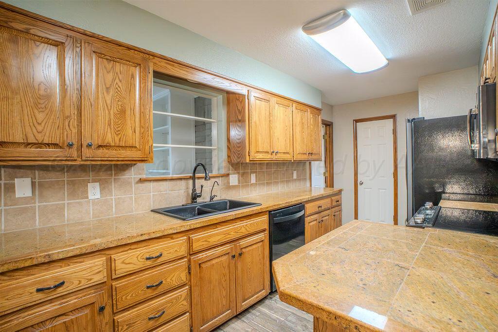 6605 Deer Park Drive Property Photo 14