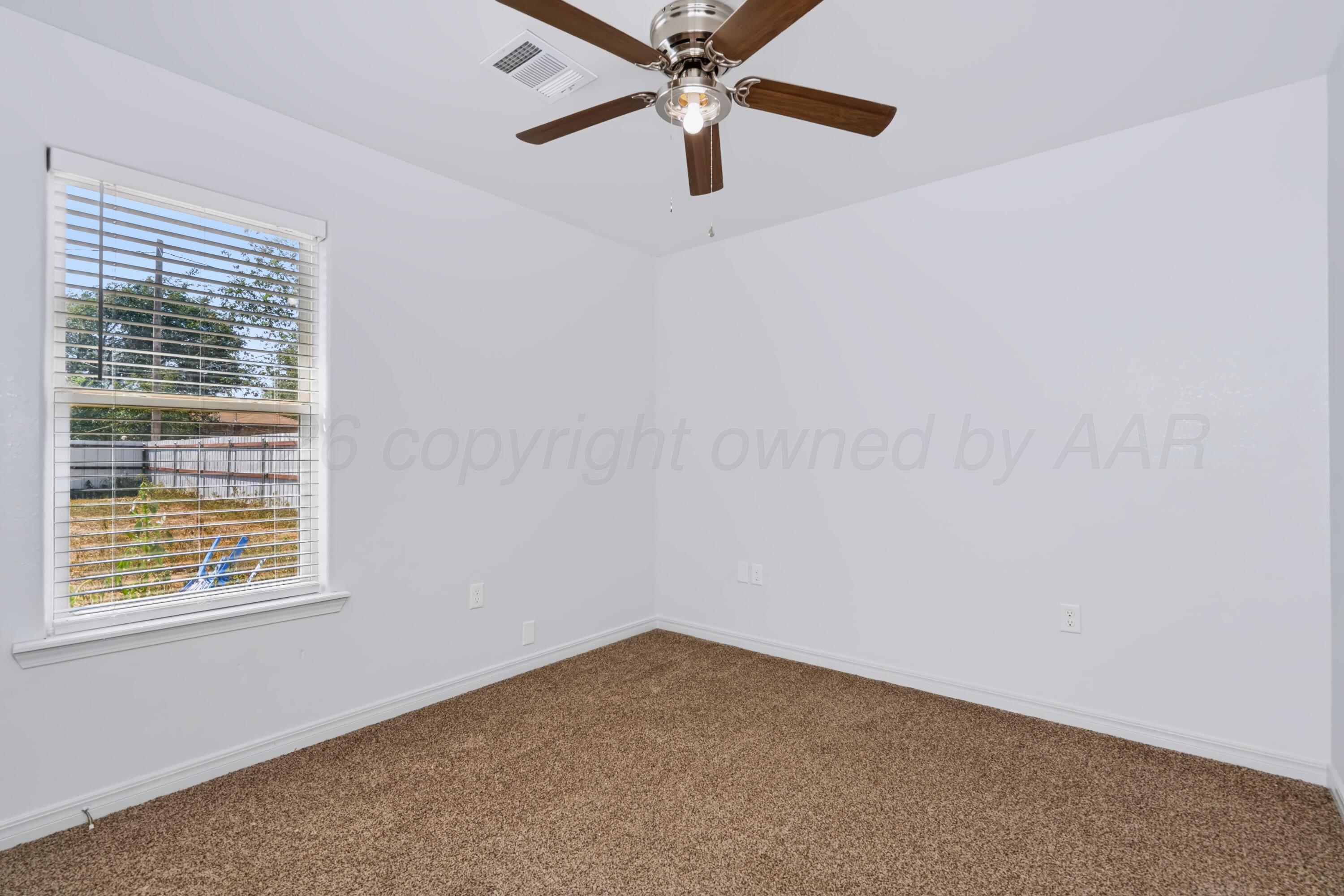 807 N Houston Street Property Photo 11