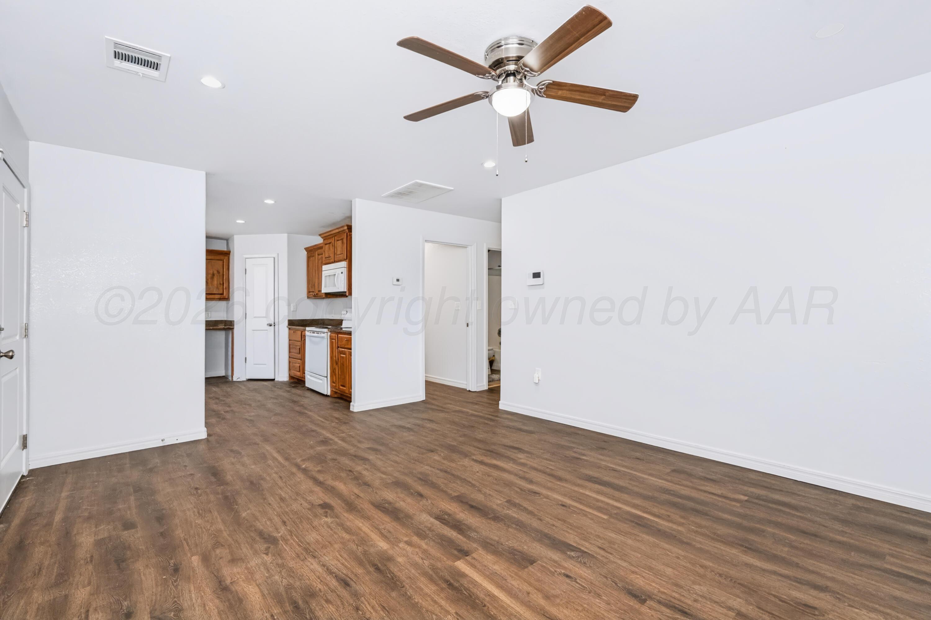 807 N Houston Street Property Photo 15