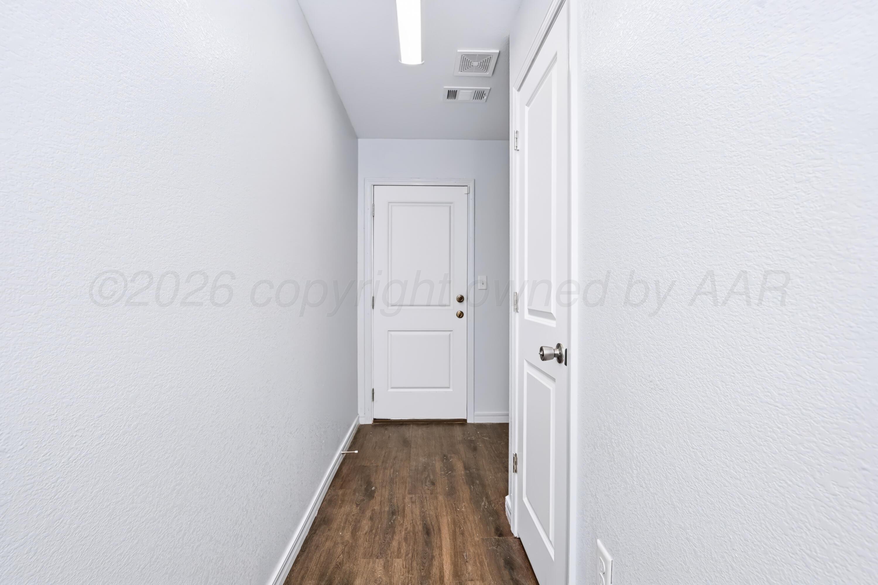 807 N Houston Street Property Photo 18
