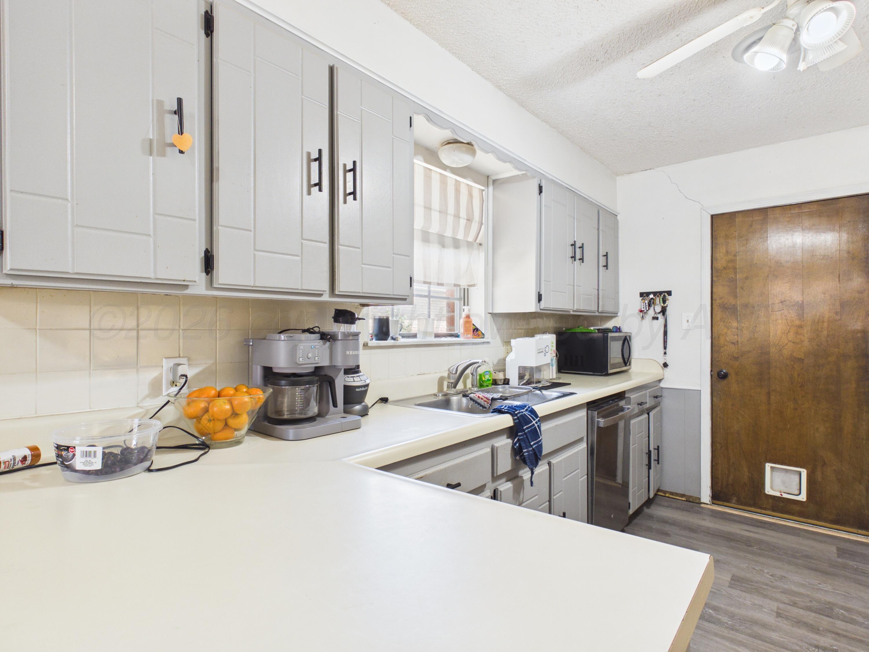 410 Nara Visa Lane Property Photo 11