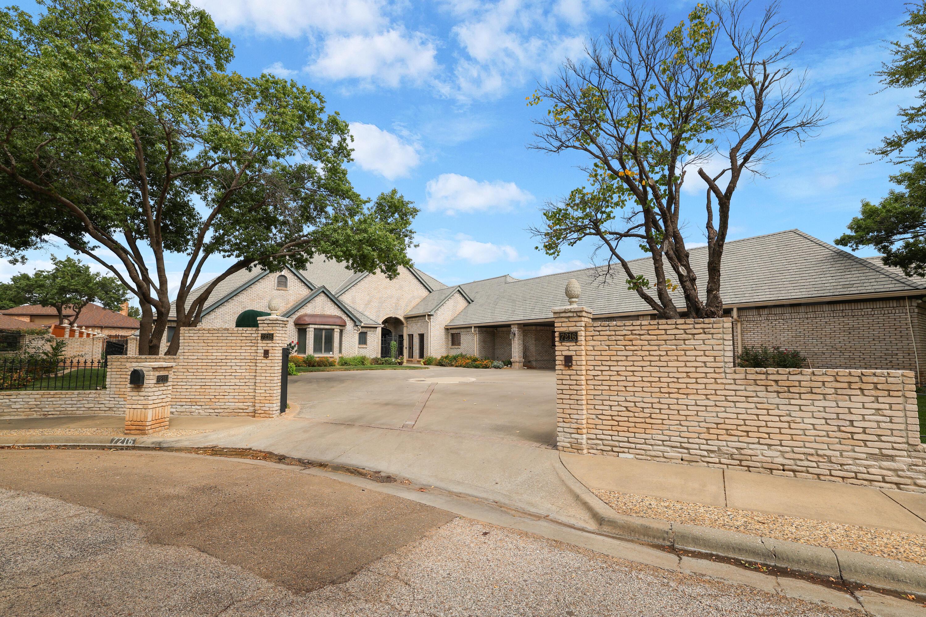 7216 Versailles Drive Property Photo 5