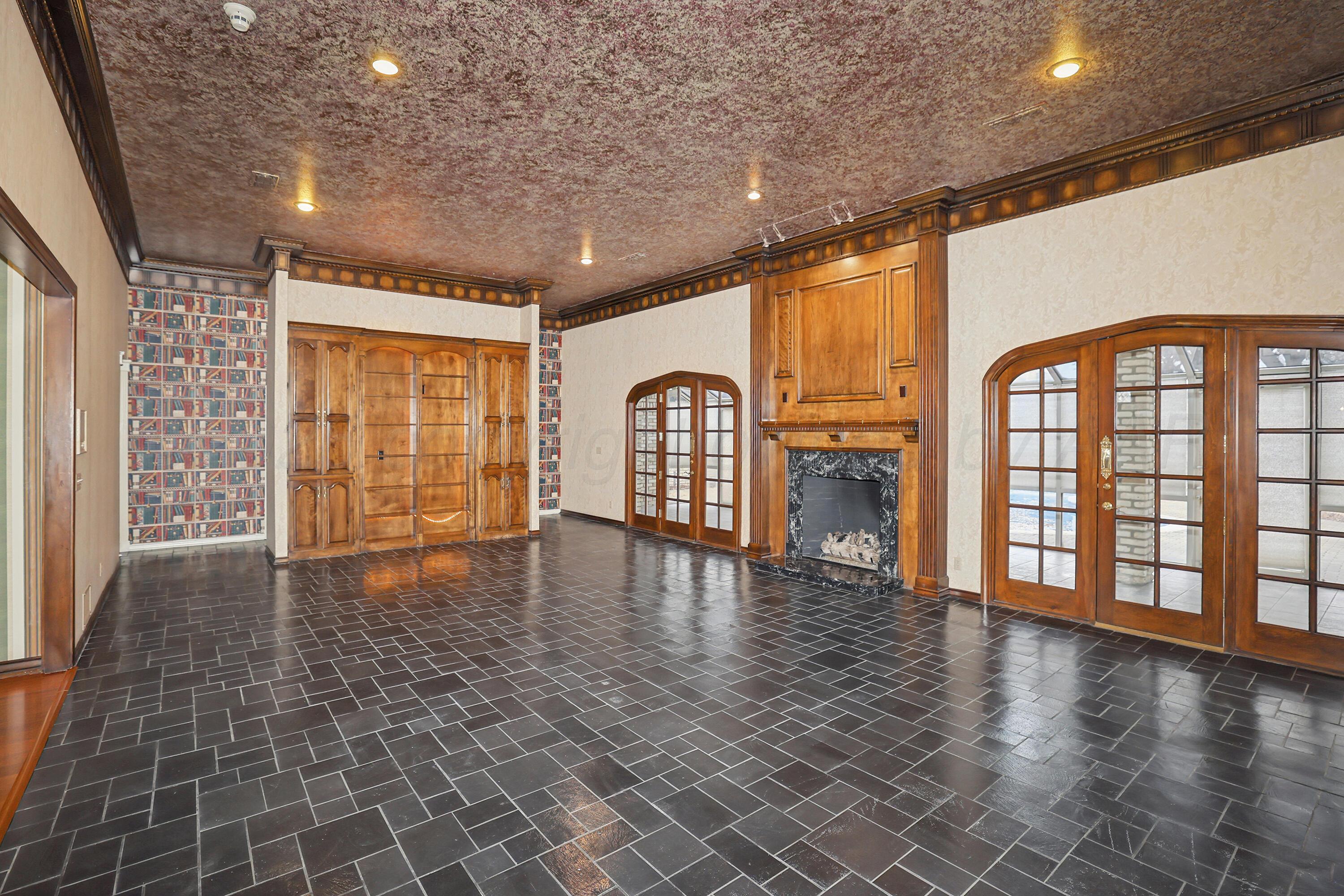 7216 Versailles Drive Property Photo 16