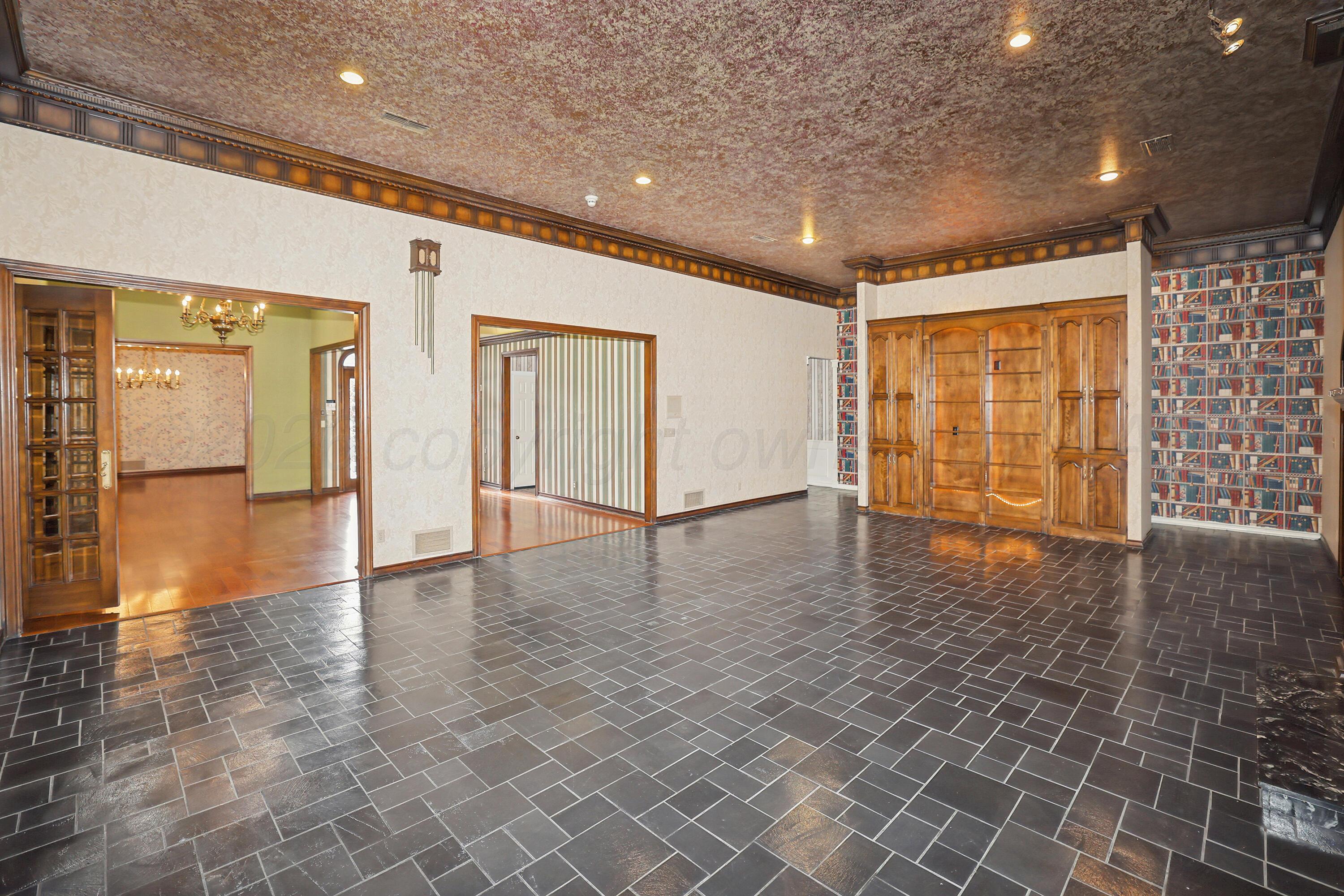 7216 Versailles Drive Property Photo 17