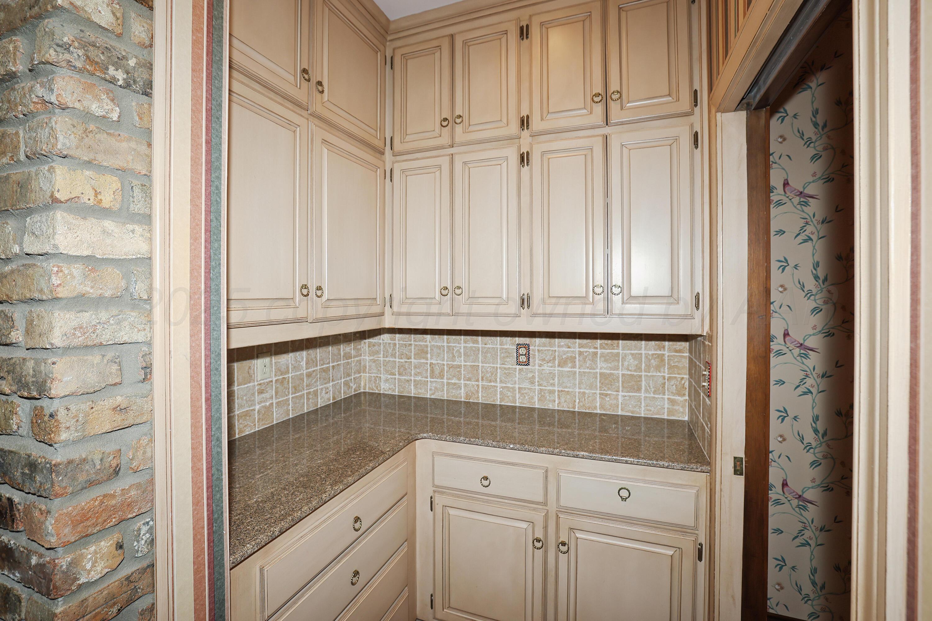 7216 Versailles Drive Property Photo 25
