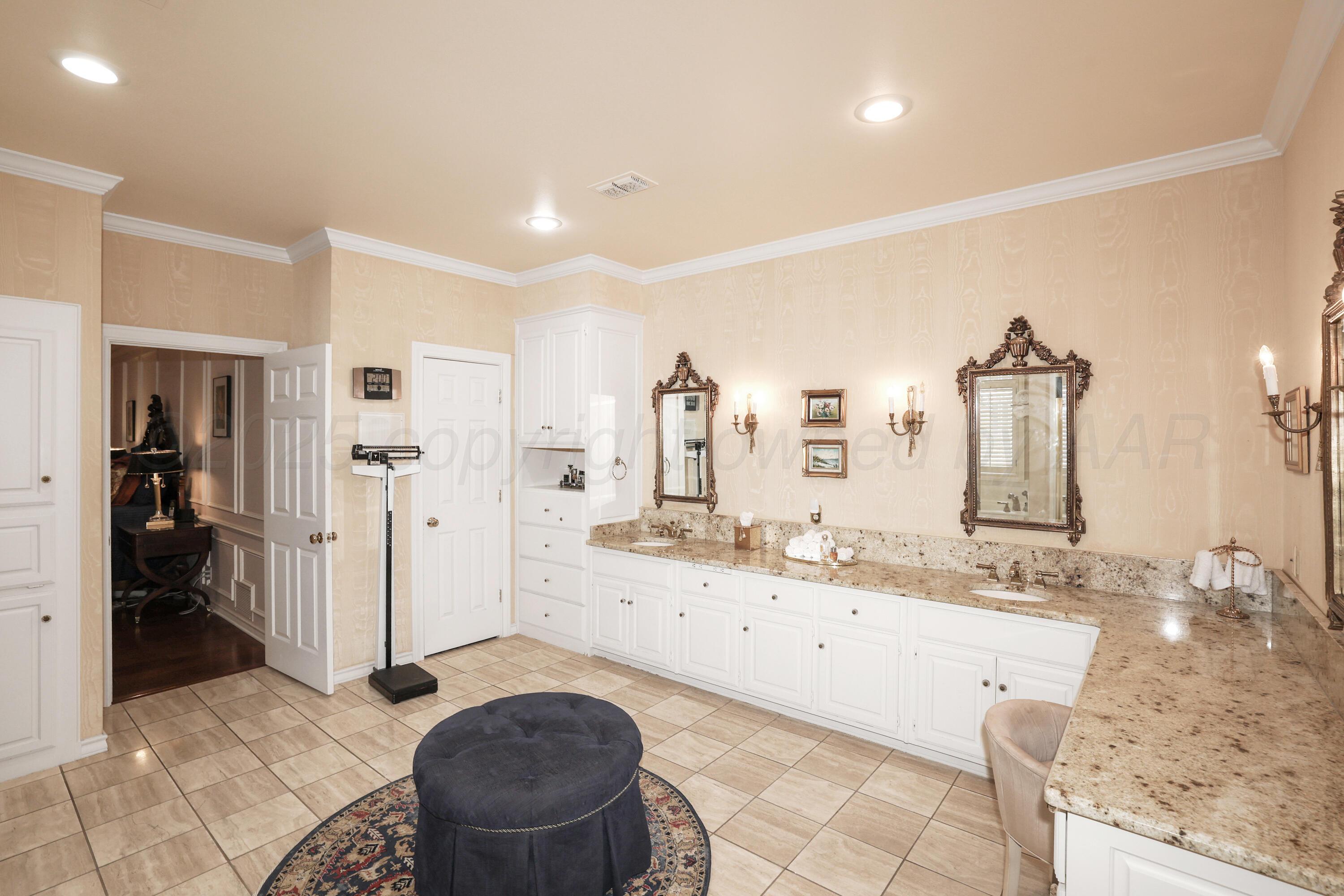7216 Versailles Drive Property Photo 35