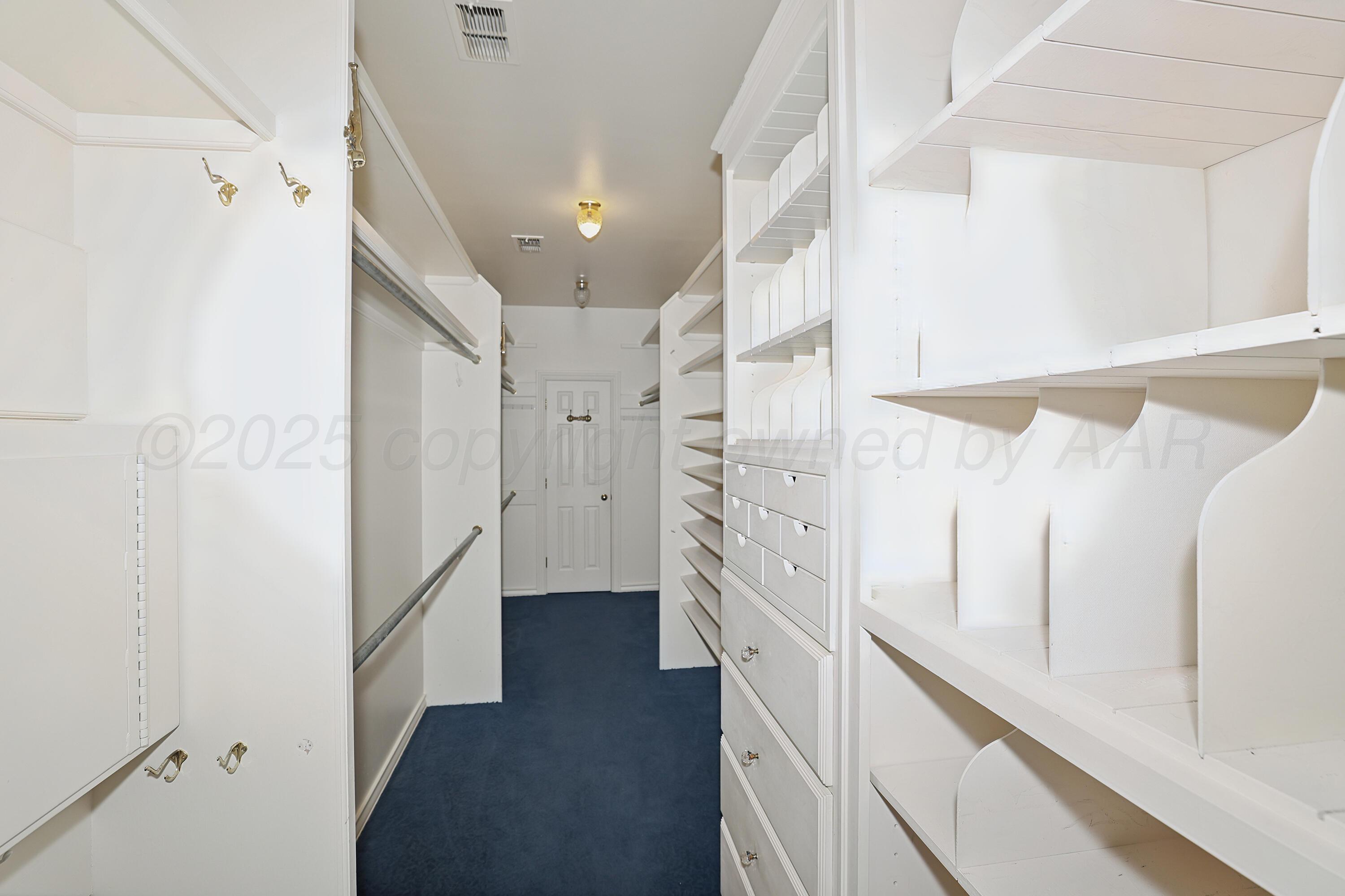 7216 Versailles Drive Property Photo 38