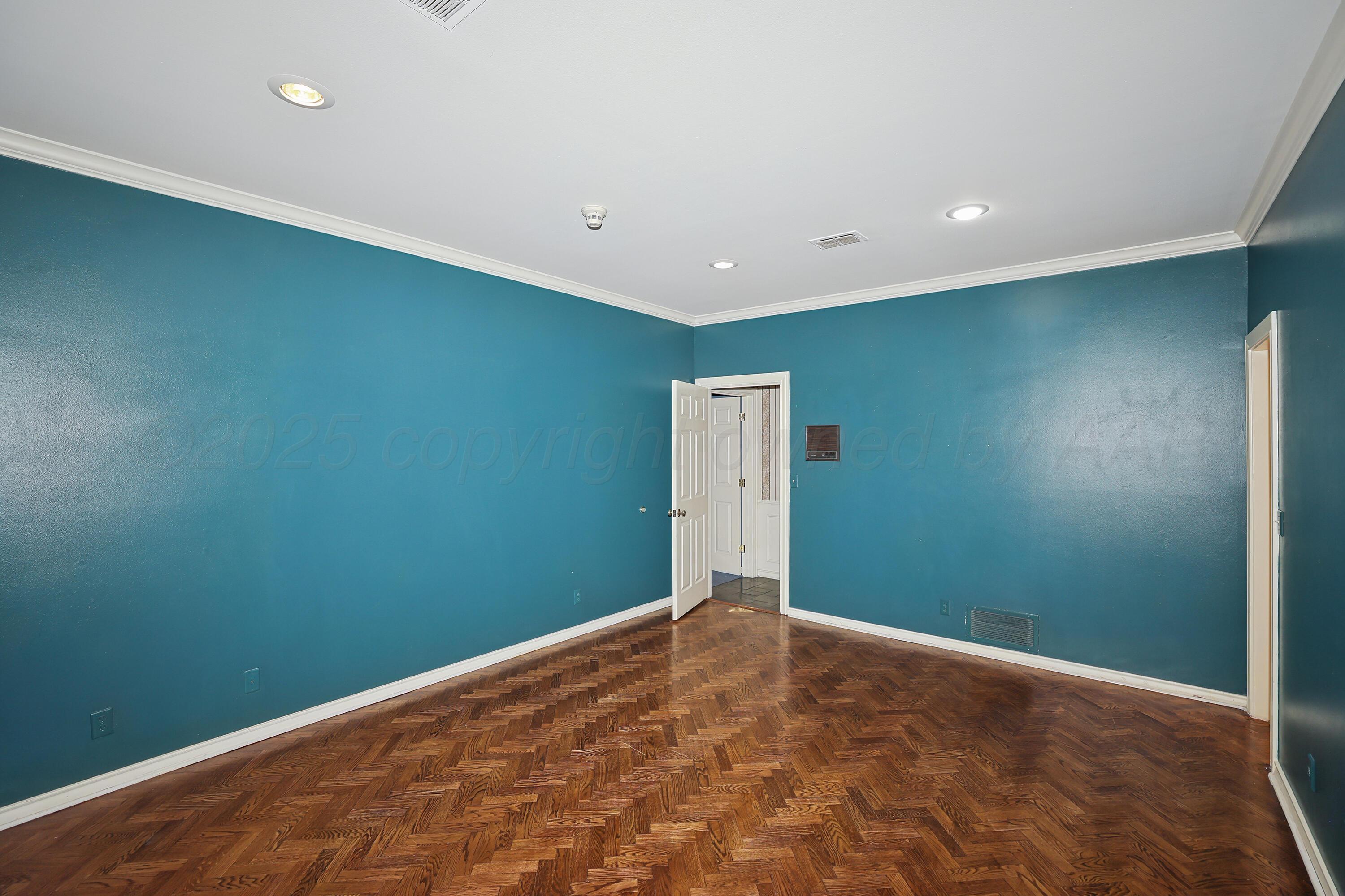 7216 Versailles Drive Property Photo 41