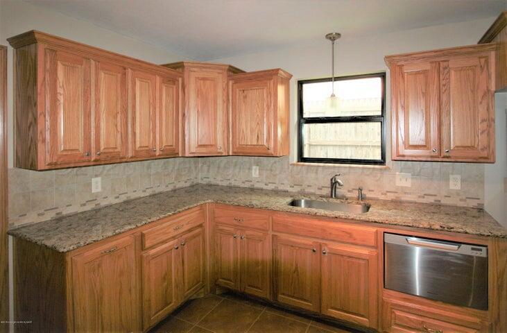 4431 Evelyn Street Property Photo 7