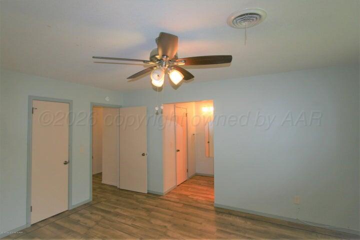 4431 Evelyn Street Property Photo 11