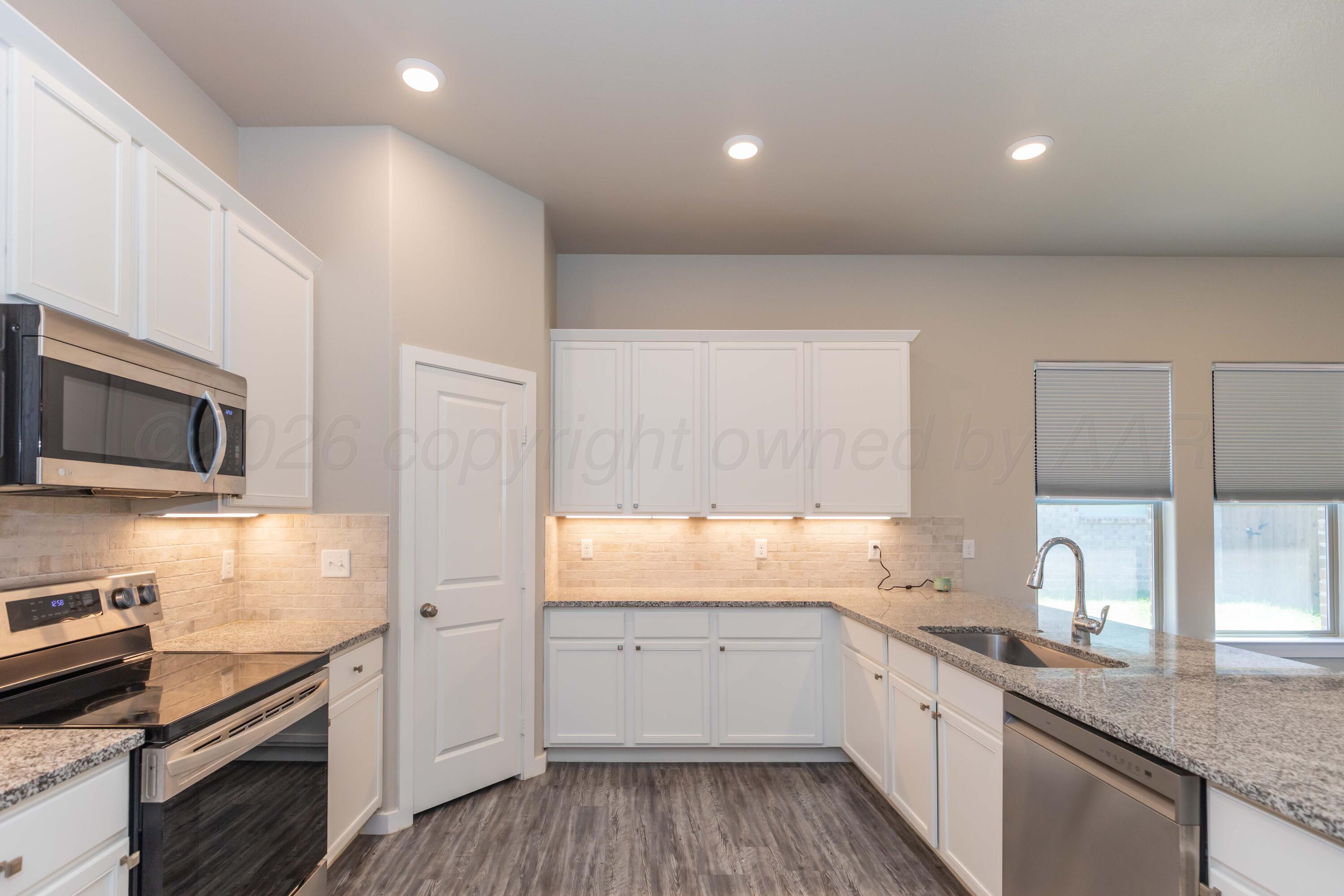 1837 Lullwater Road Property Photo 8