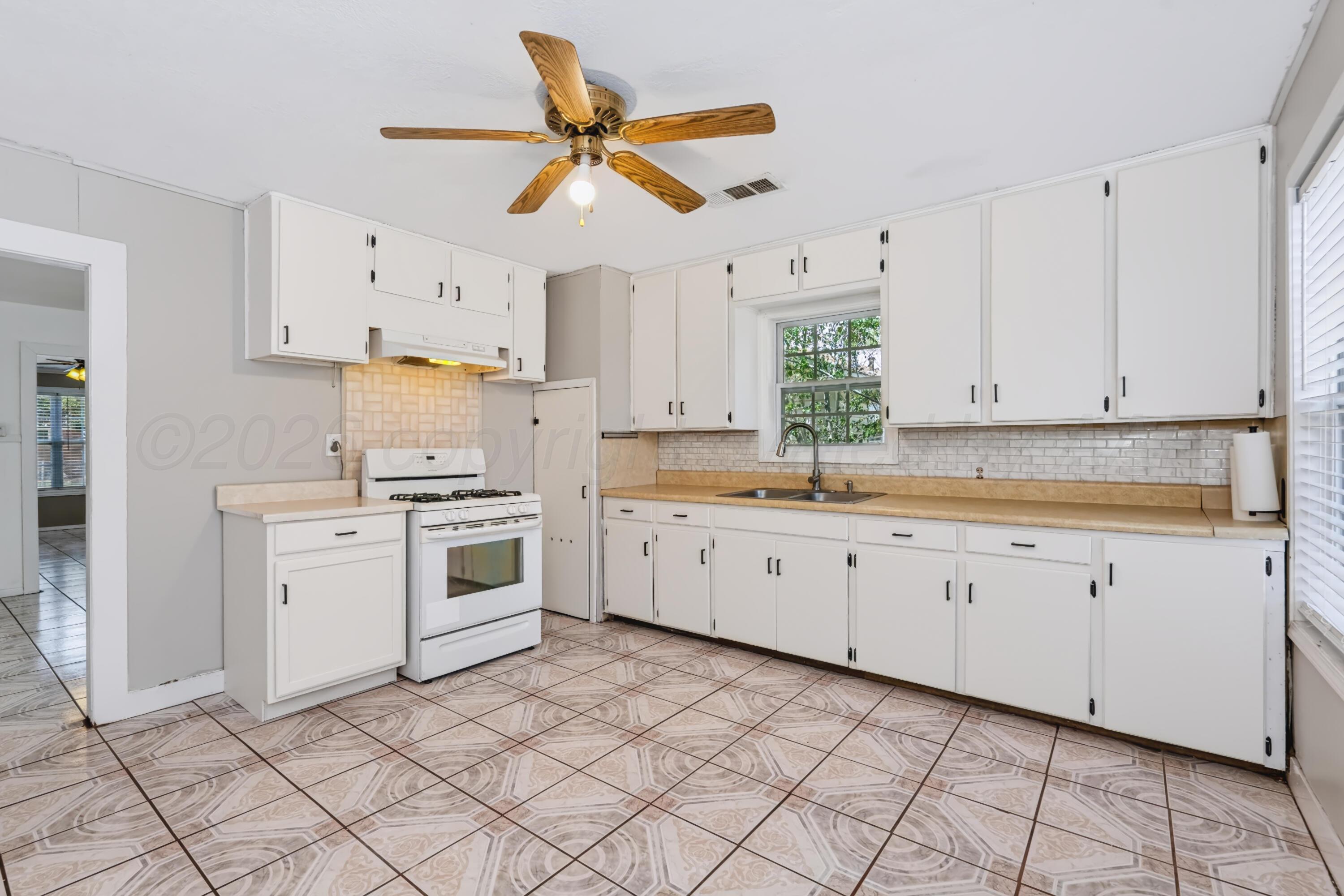 608 Avenue K Property Photo 18