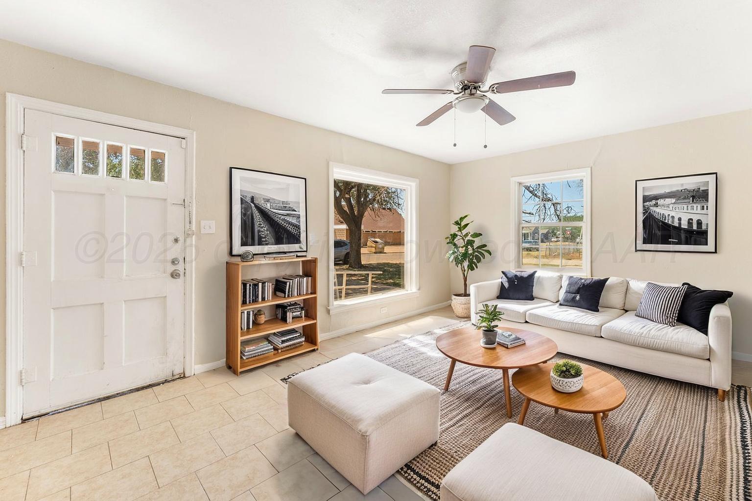 2613 Sanborn Street Property Photo 4