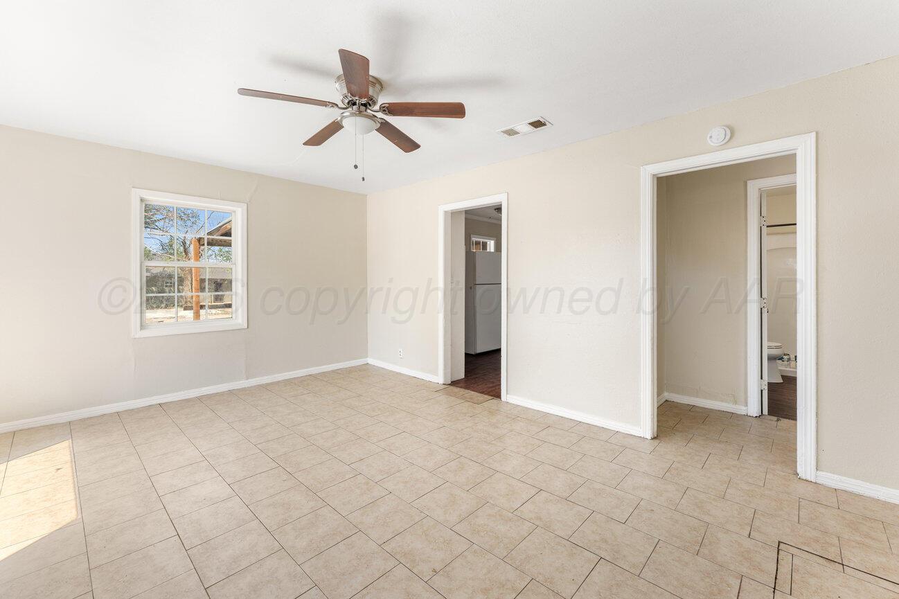 2613 Sanborn Street Property Photo 5