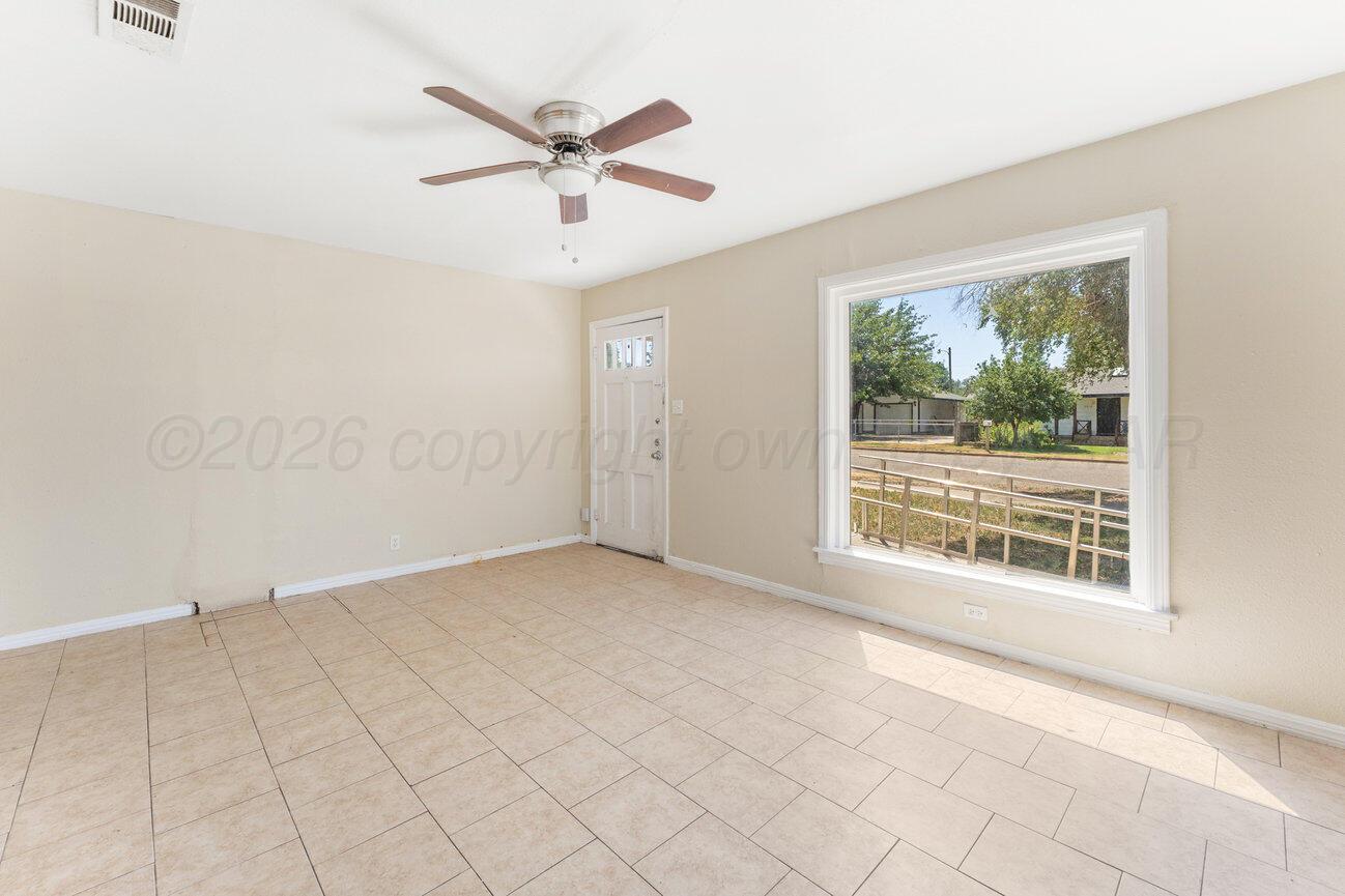 2613 Sanborn Street Property Photo 6
