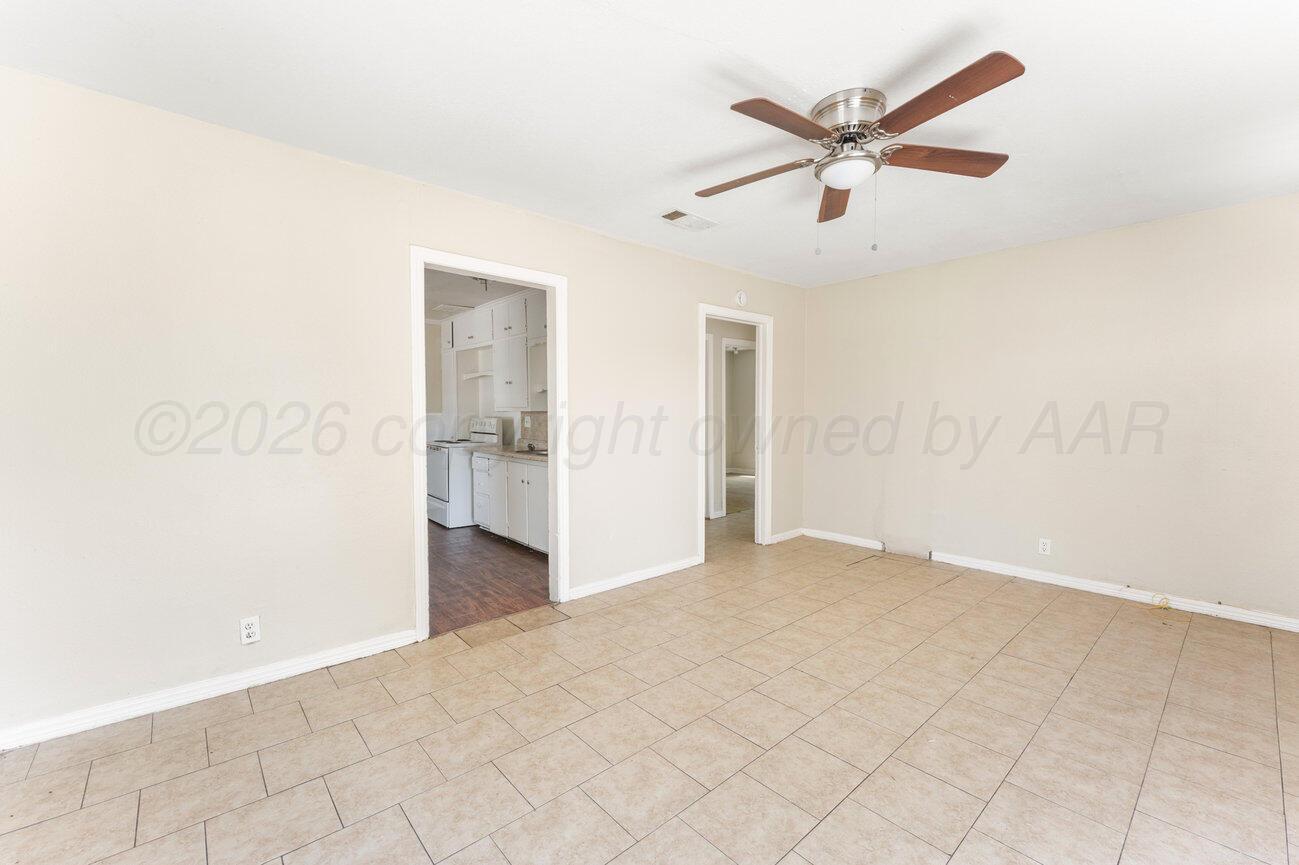 2613 Sanborn Street Property Photo 7