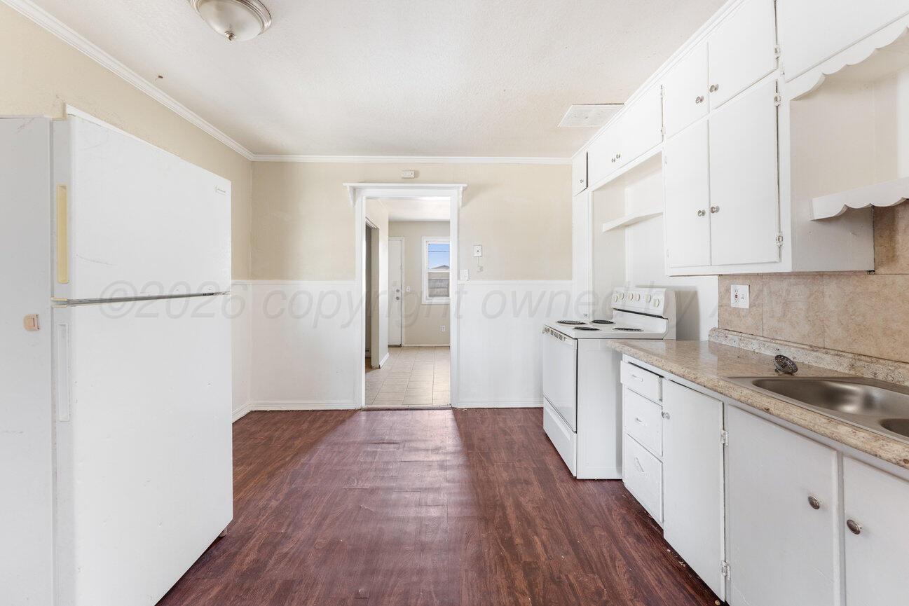 2613 Sanborn Street Property Photo 11