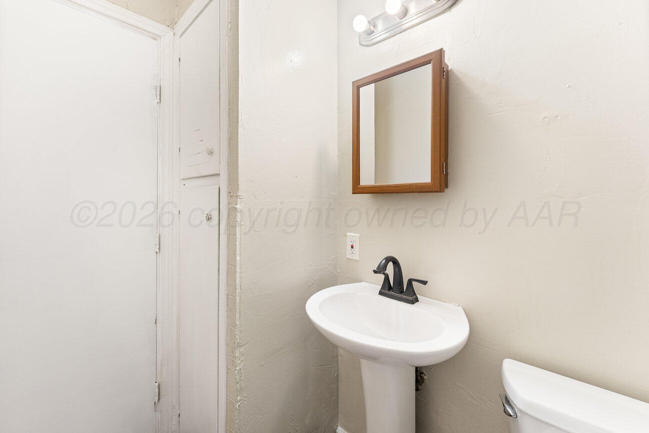 2613 Sanborn Street Property Photo 18