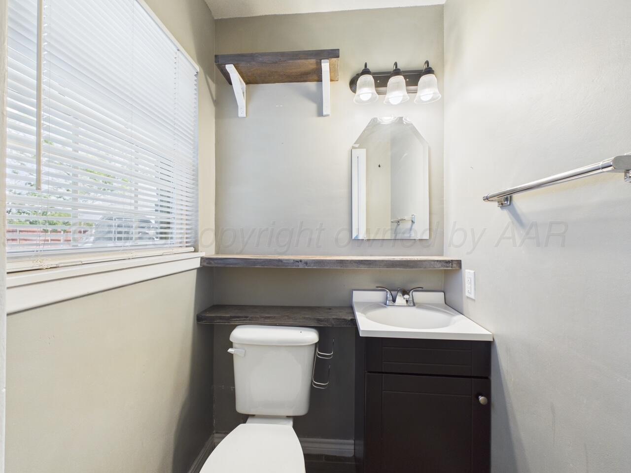 1000 Triangle Drive Property Photo 12