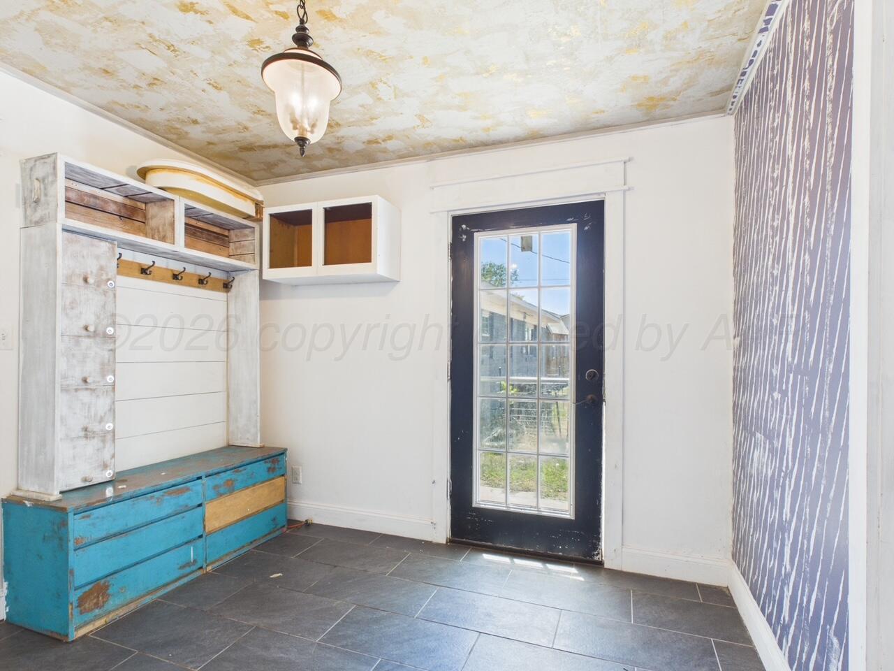 1000 Triangle Drive Property Photo 14