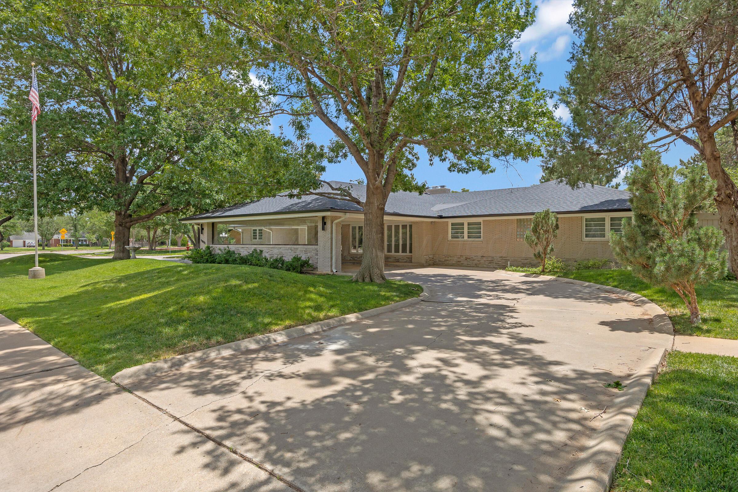 1901 Julian Boulevard Property Photo 2