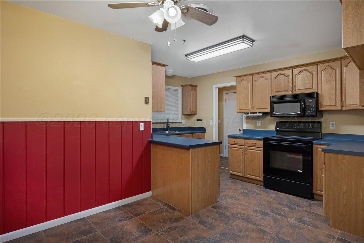 3712 S Virginia Street Property Photo 10