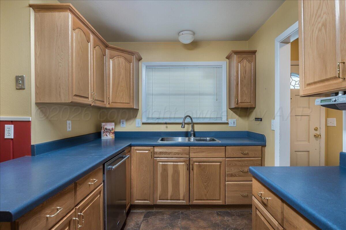 3712 S Virginia Street Property Photo 11