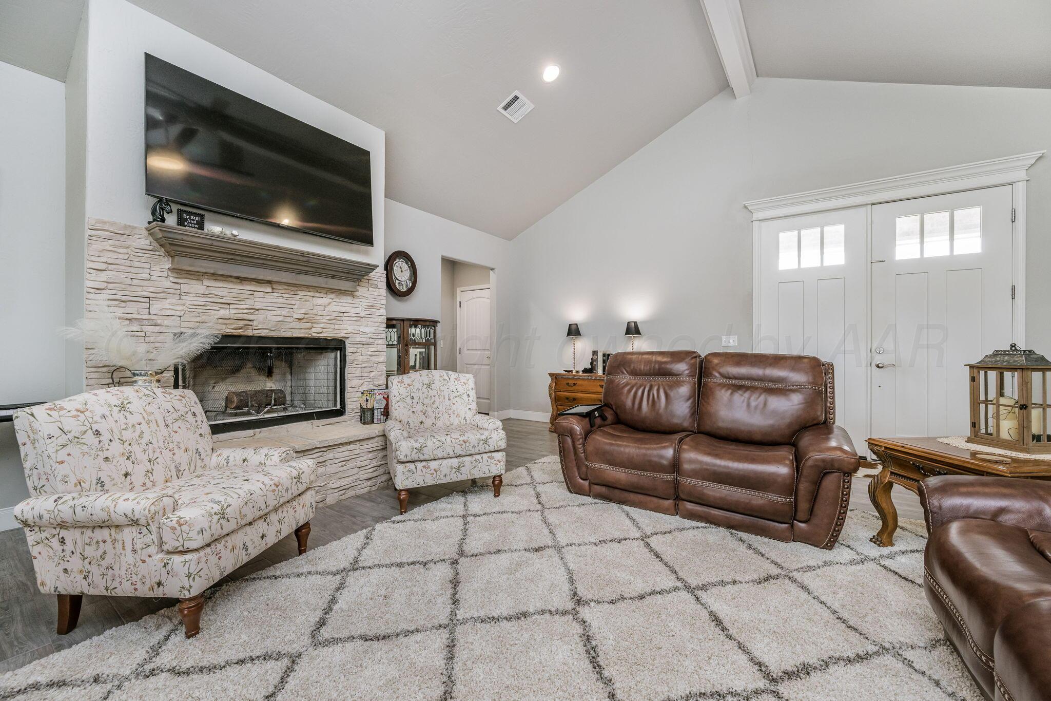 10075 Red Deer Drive Property Photo 4