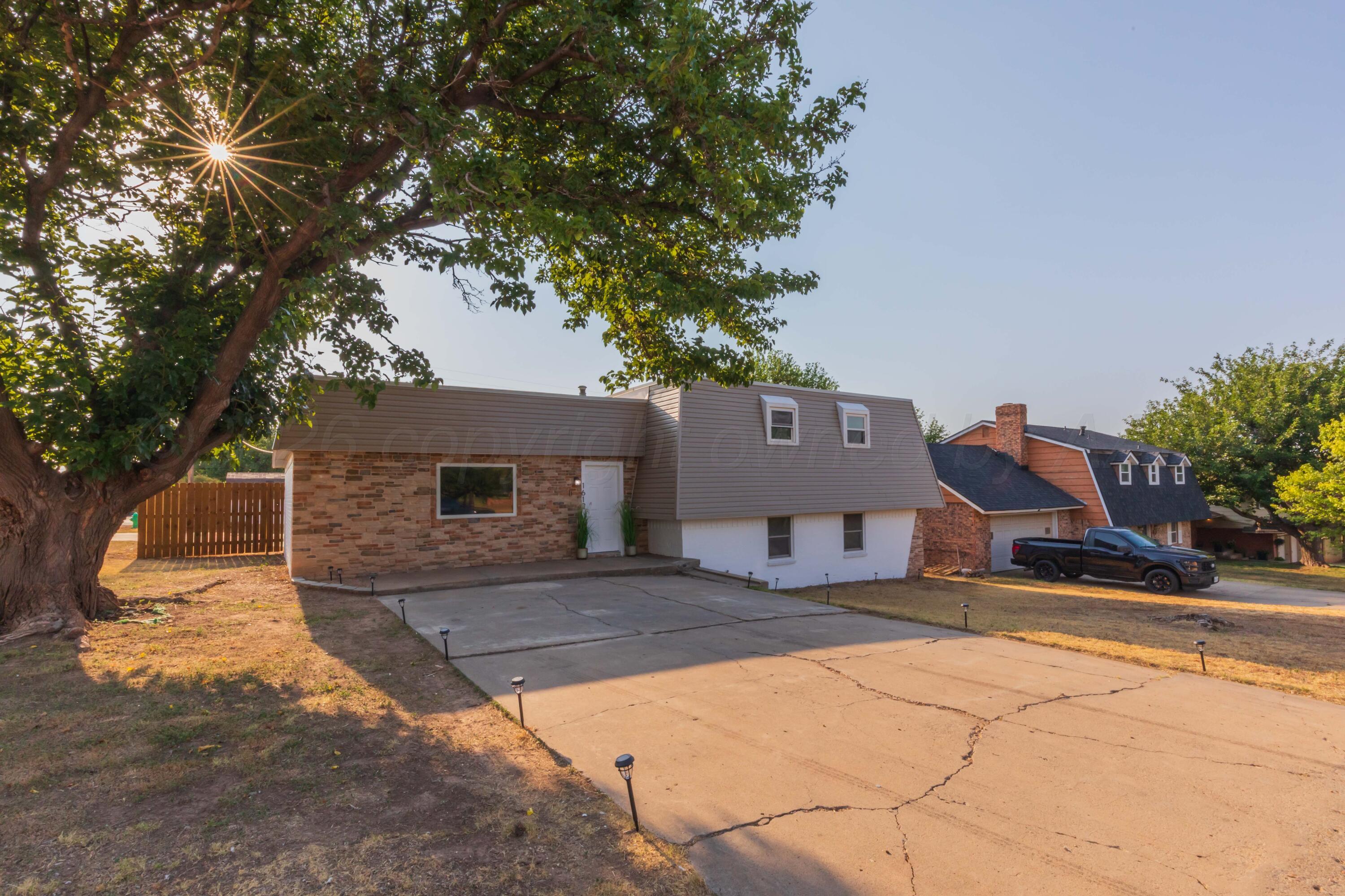 1612 N Evergreen Street Property Photo 2
