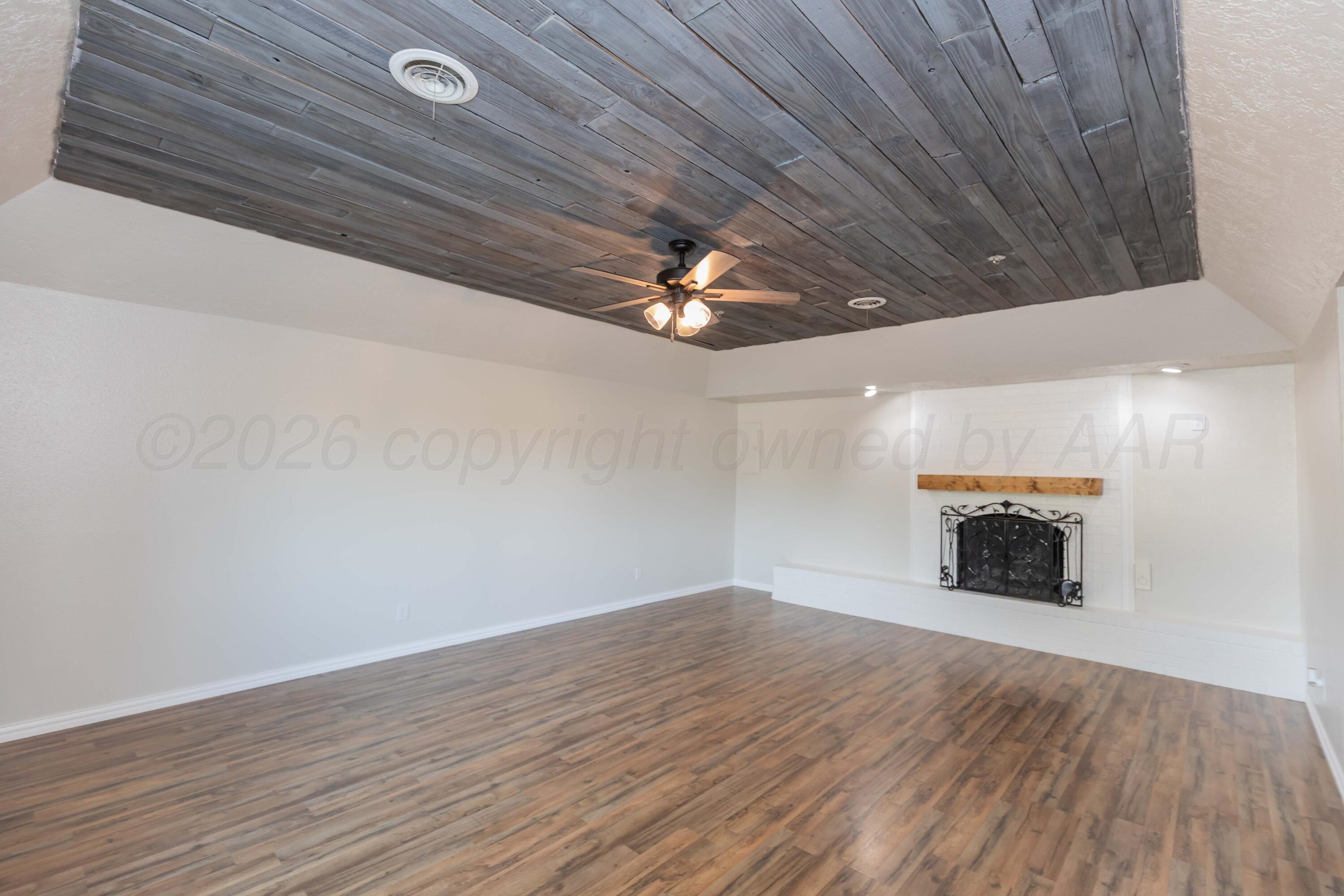 1612 N Evergreen Street Property Photo 6