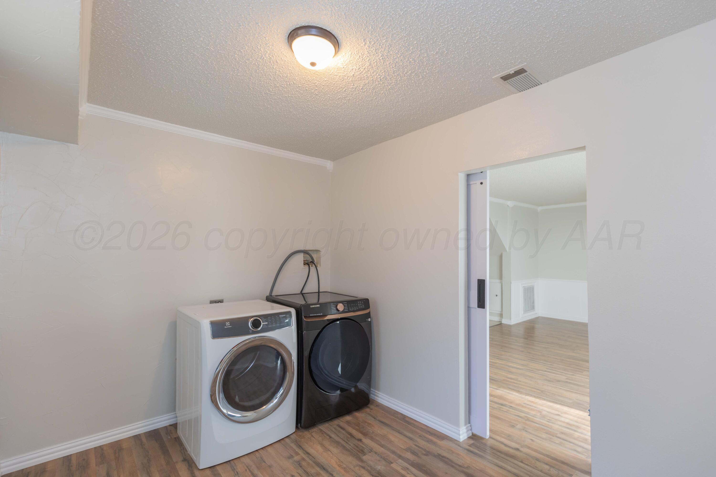1612 N Evergreen Street Property Photo 25