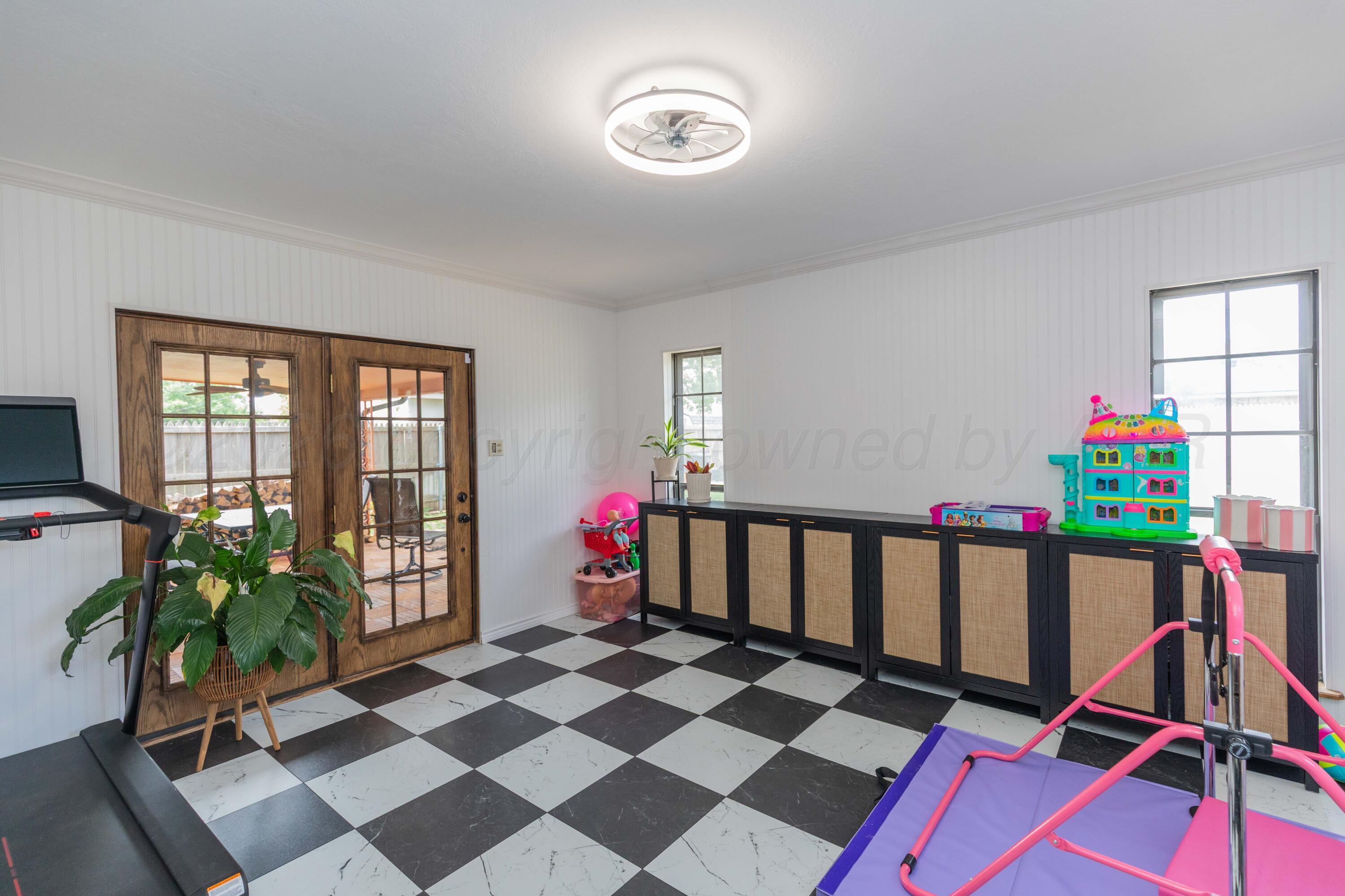 2617 N Fir Street Property Photo 20