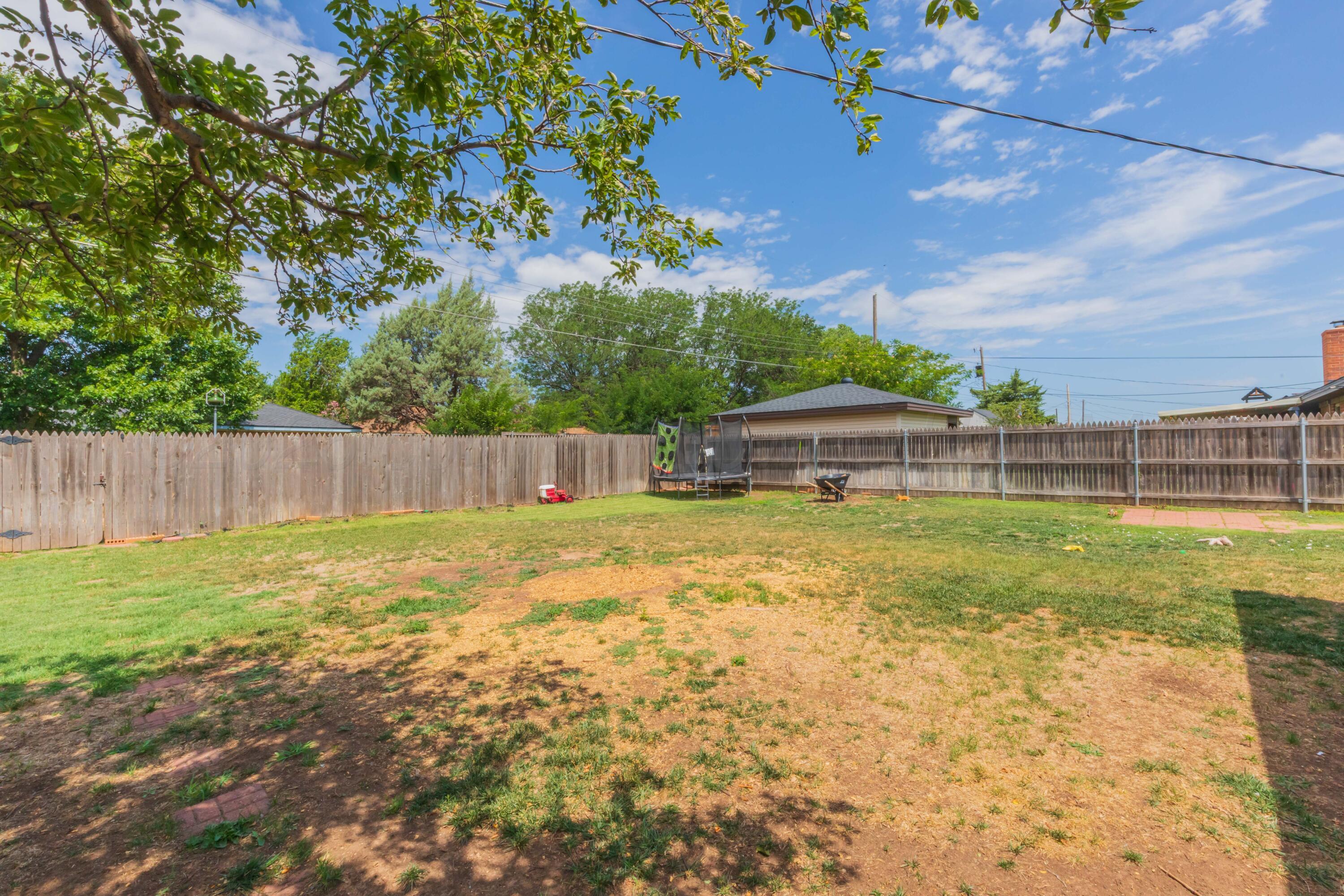 2617 N Fir Street Property Photo 40