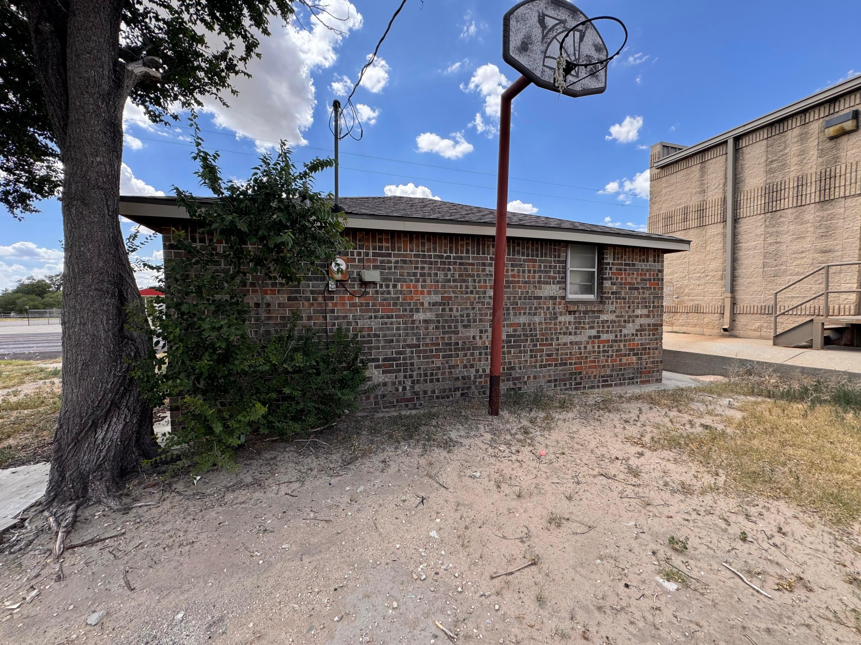 625 Main Street Property Photo 5
