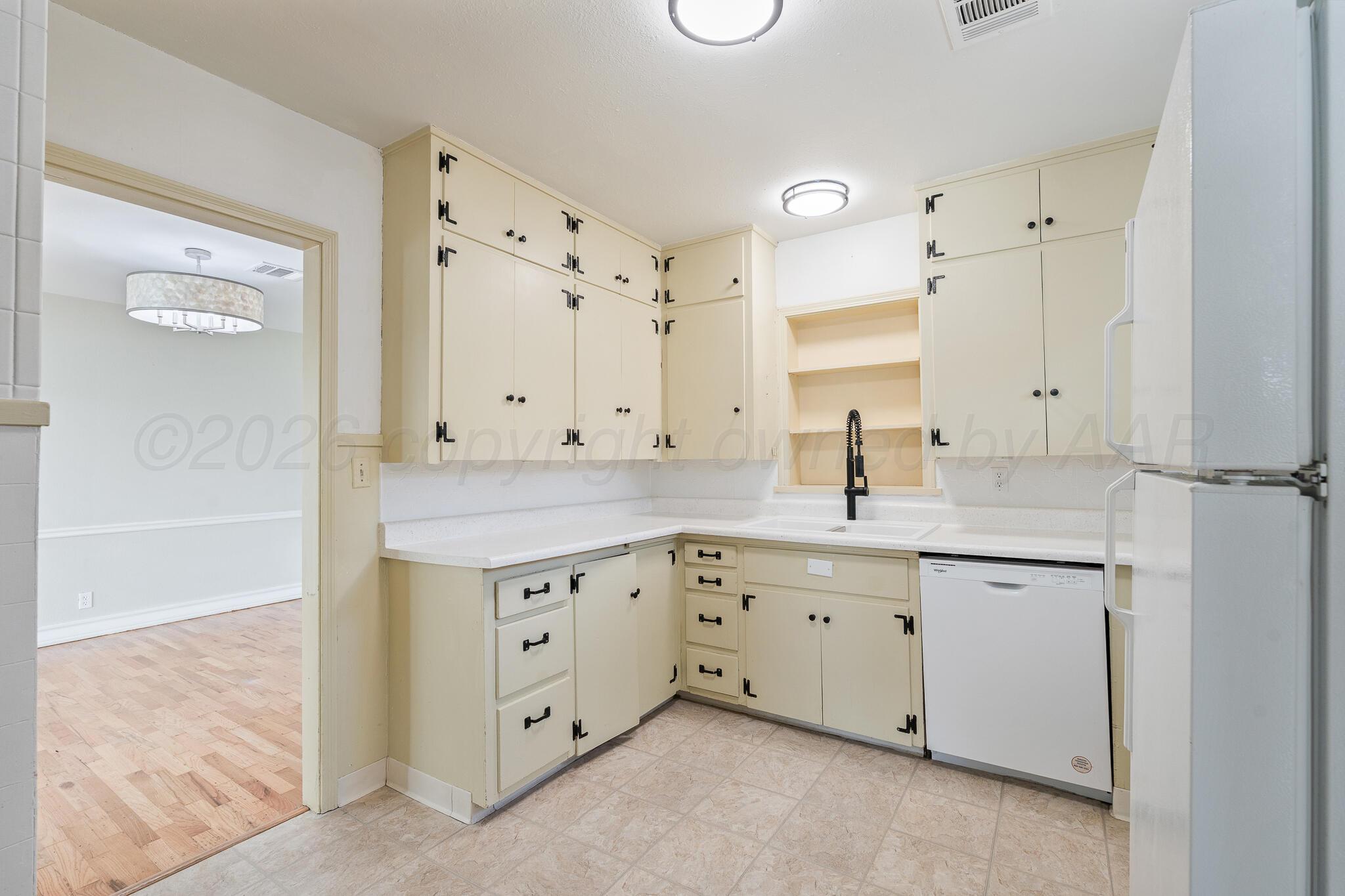 1608 Parker Street Property Photo 11