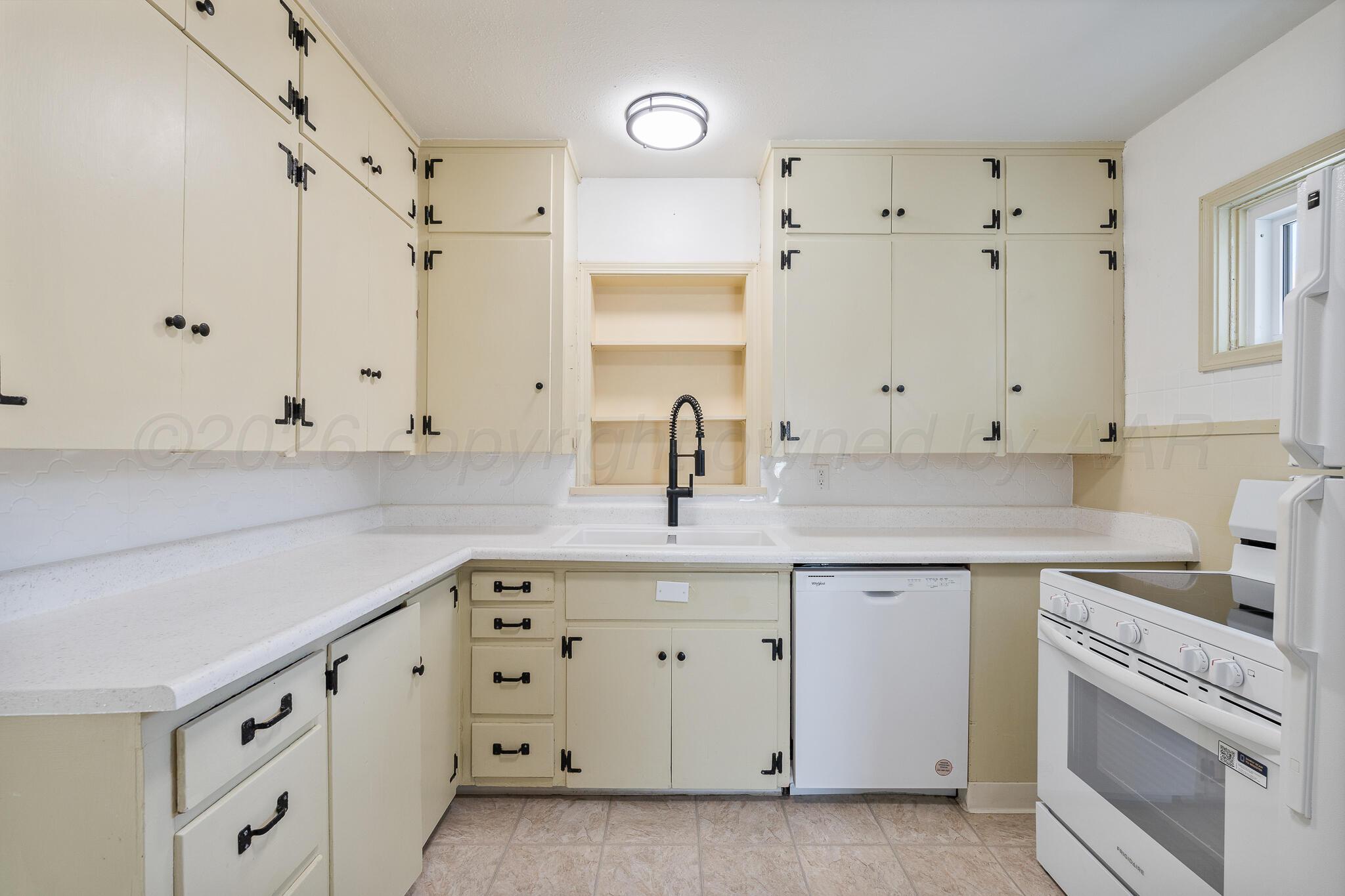 1608 Parker Street Property Photo 13