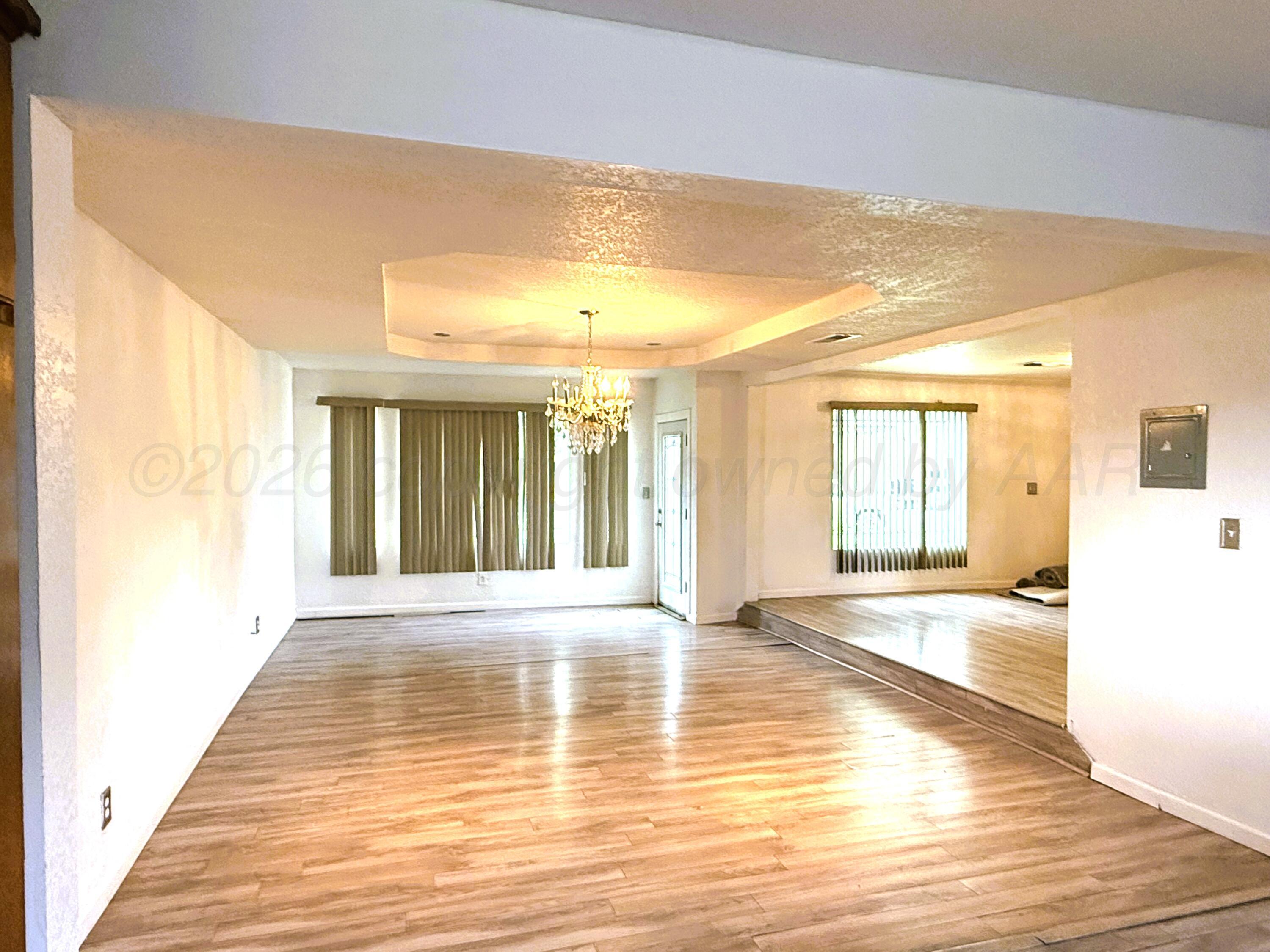 812 N Pearl Street Property Photo 4