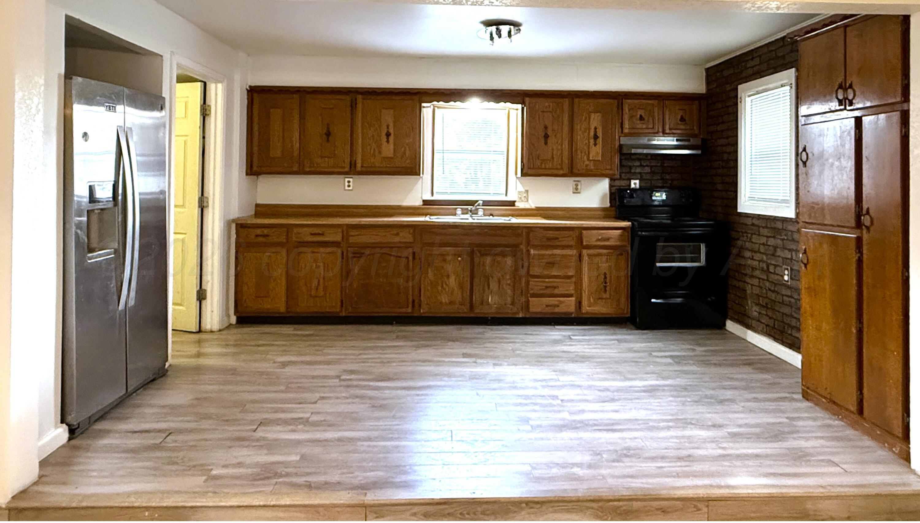 812 N Pearl Street Property Photo 5