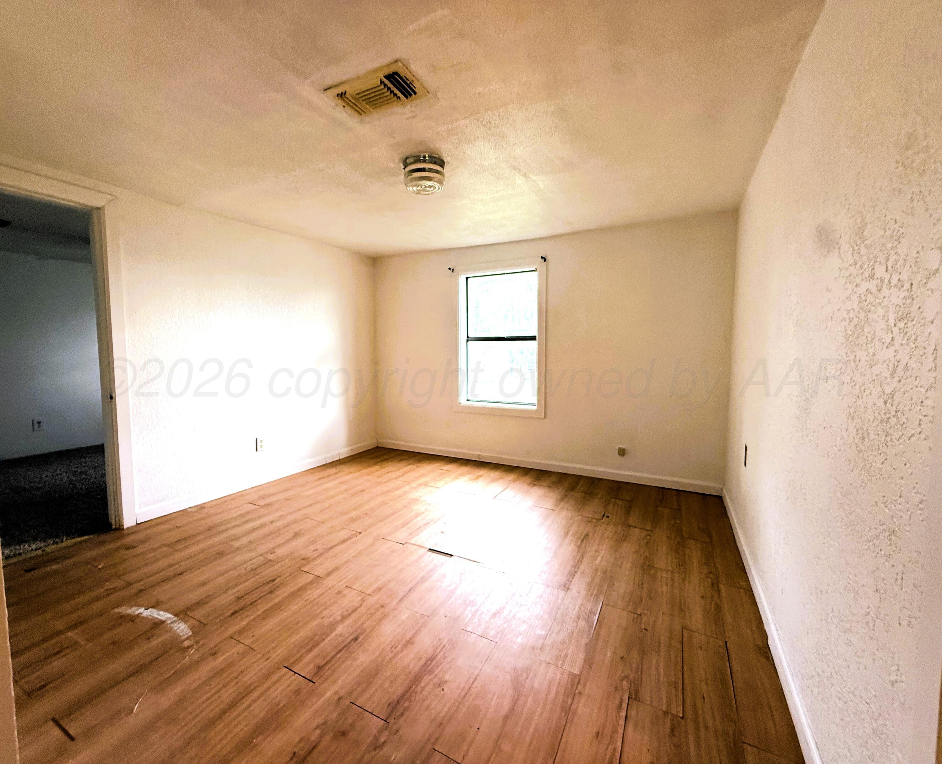 812 N Pearl Street Property Photo 8