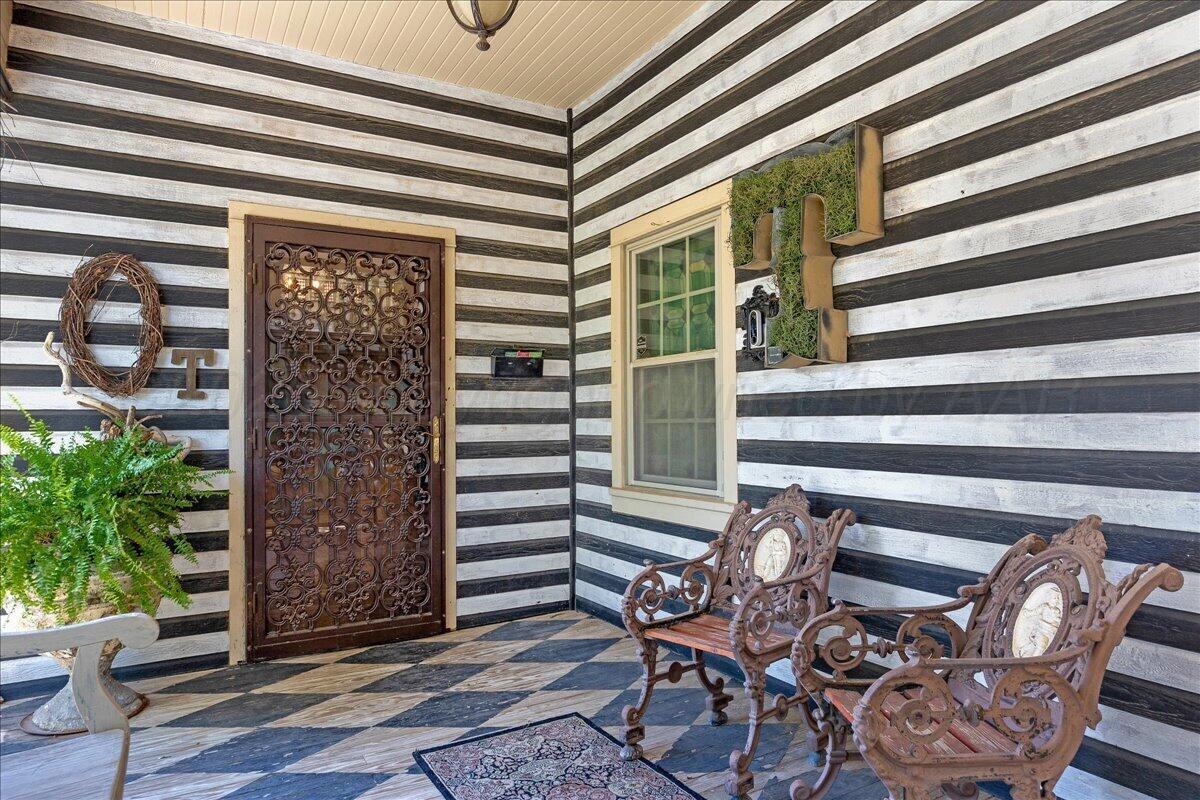 1909 S Harrison Property Photo 4