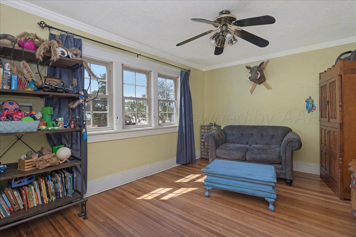 1909 S Harrison Property Photo 26