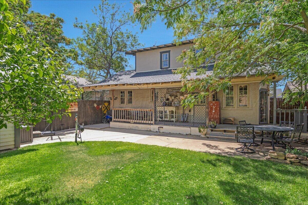 1909 S Harrison Property Photo 32