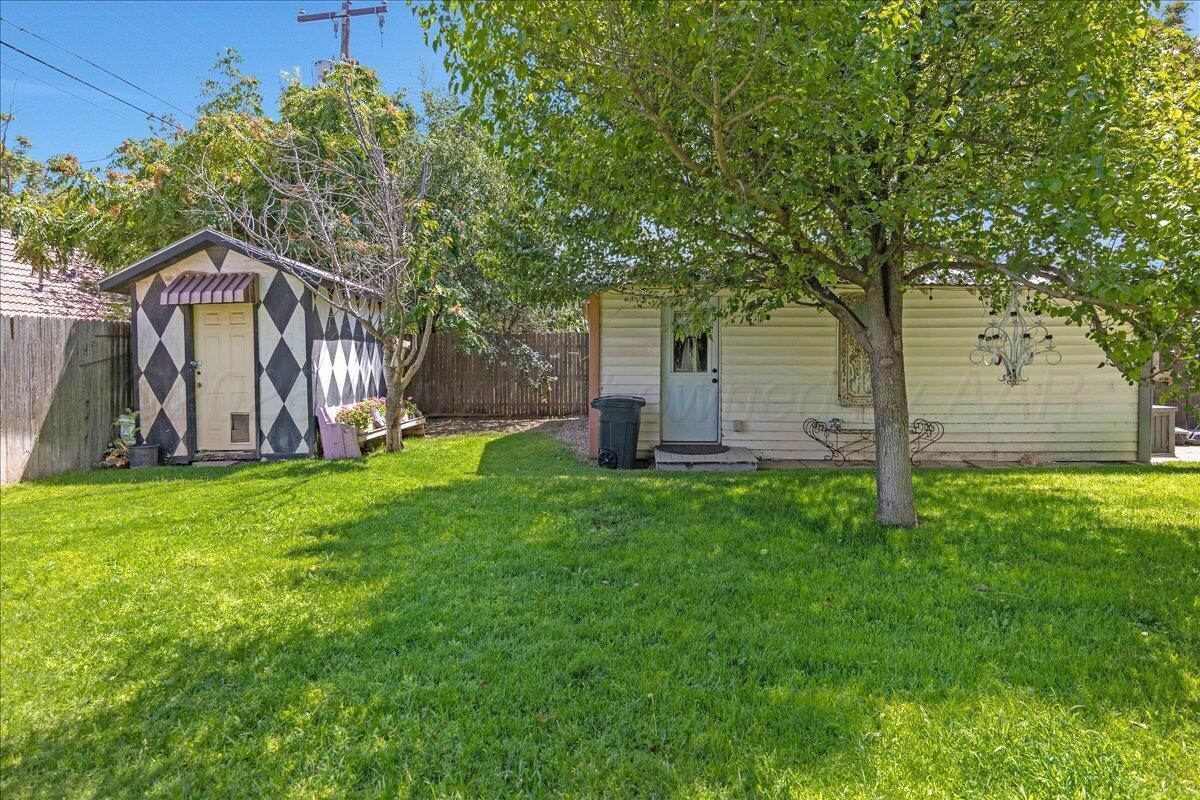 1909 S Harrison Property Photo 36