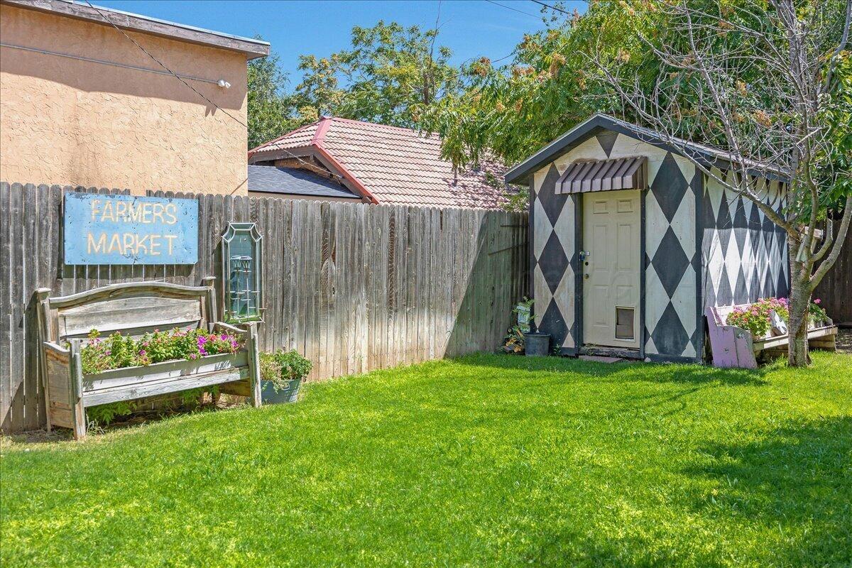 1909 S Harrison Property Photo 37
