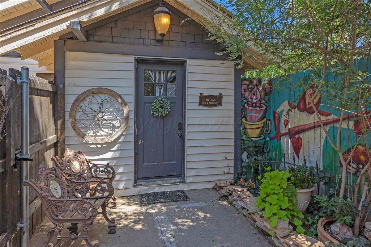 1909 S Harrison Property Photo 40